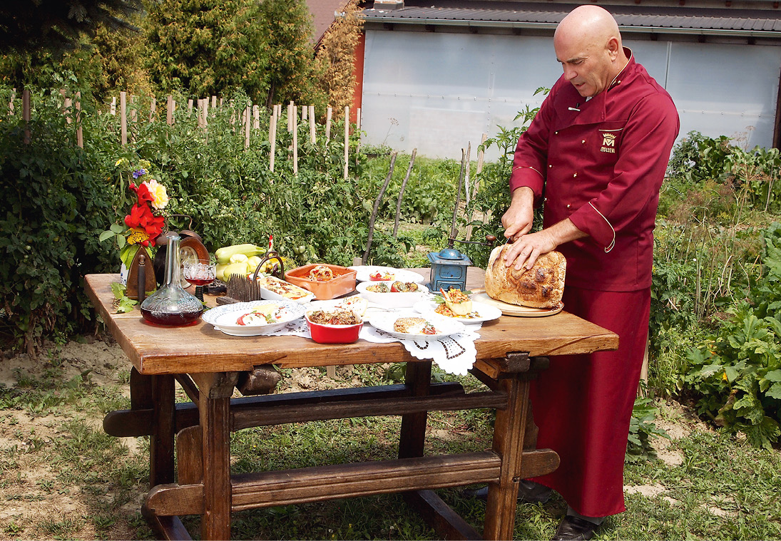  Branimir Alexander Tomašić u vrtu svog restorana Mala Hiža u Mačkovcu pored Čakovca