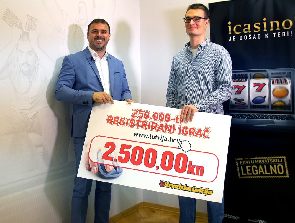 Danijel Ferić predao je nagradu Lovri Čupiću