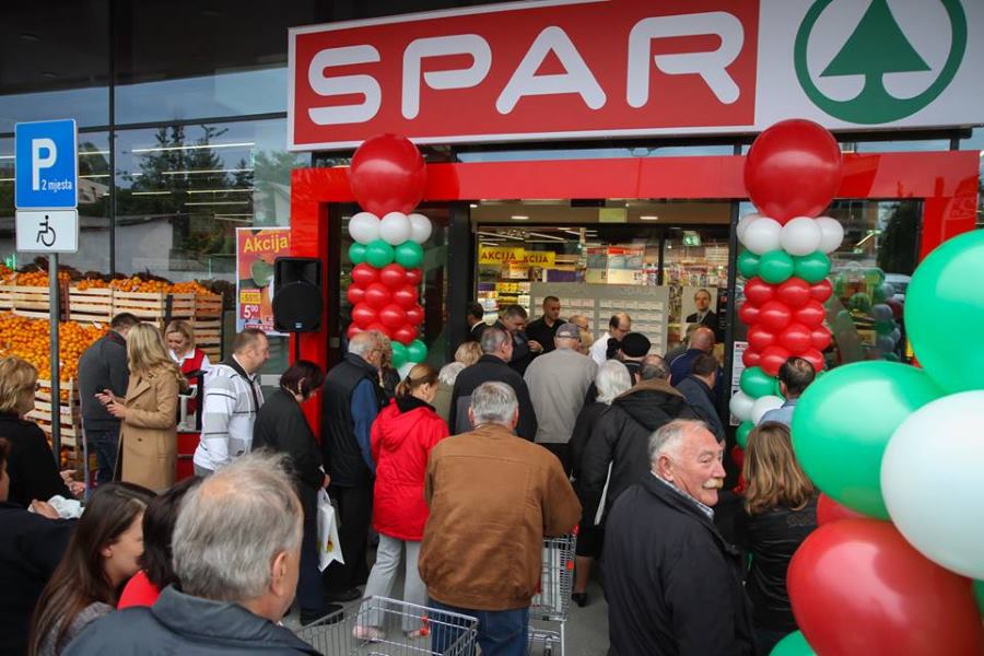Stanovnici Stenjevca i Gajnica su sa zadovoljstvom dočekali otvaranje ovog velikog supermarketa