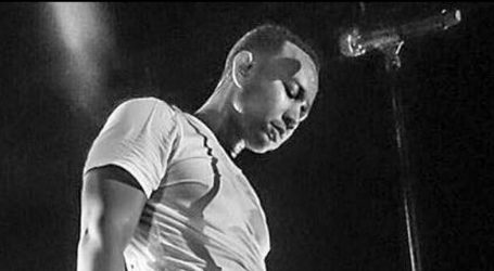 VIDEO: John Legend uživo izvodi blagdansku pjesmu ‘Under the Stars’