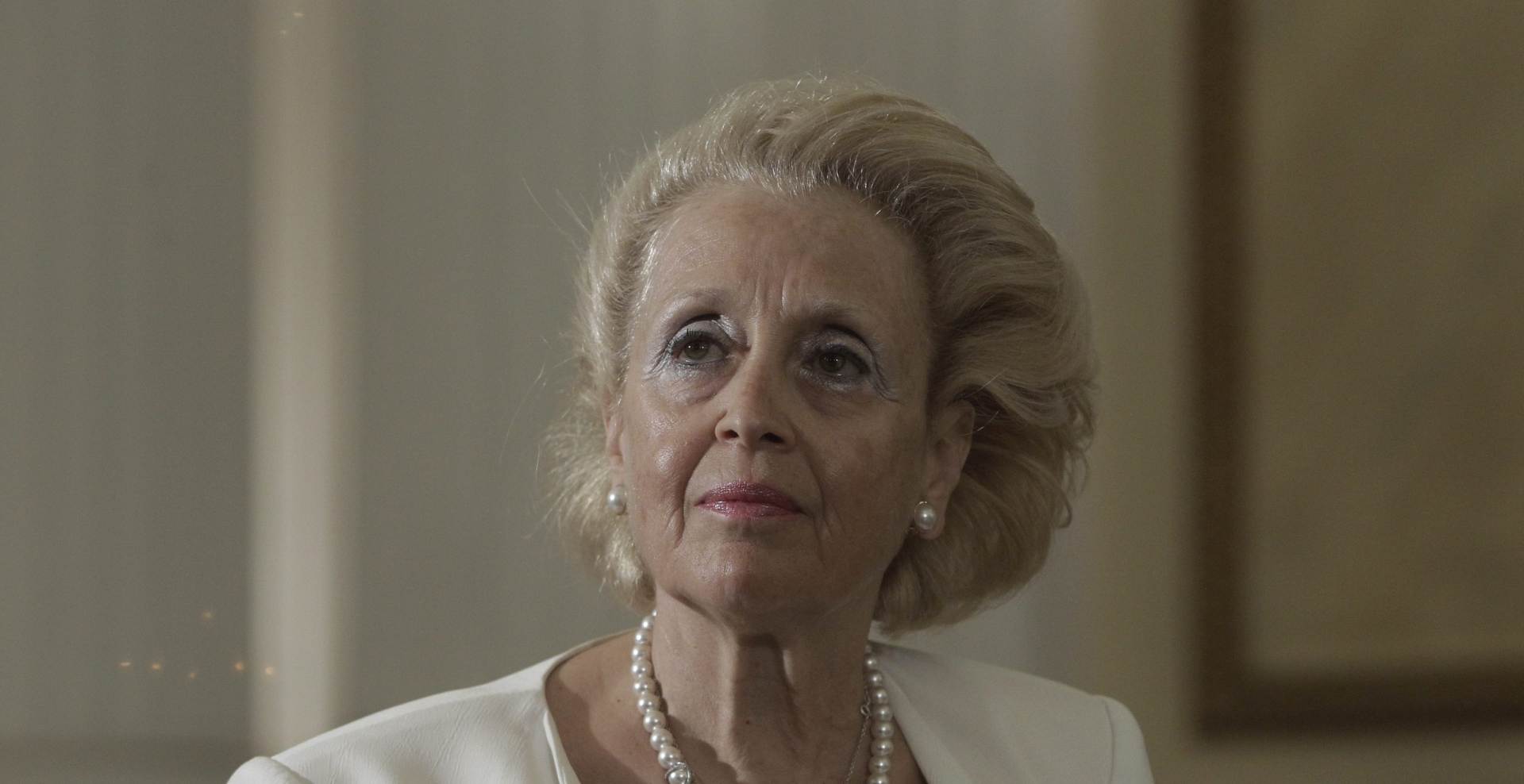 epa04900943 Greece's Supreme Court president Vassiliki Thanou looks on during her swearing in ceremony as caretaker Prime Minister in Athens, Greece, 27 August 2015. Thanou who becomes the country's first female prime minister, was named the head of a caretaker government to lead the country to elections expected next month, the president's office said on 27 August 2015.  EPA/YANNIS KOLESIDIS