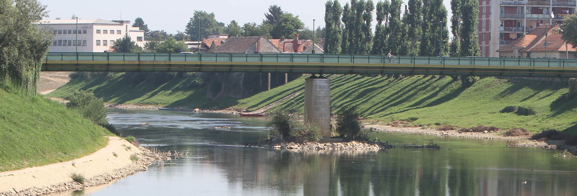 10.08.2015., Karlovac - Niski vodostaj rijeke Kupe. 
Photo: Kristina Stedul Fabac/PIXSELL