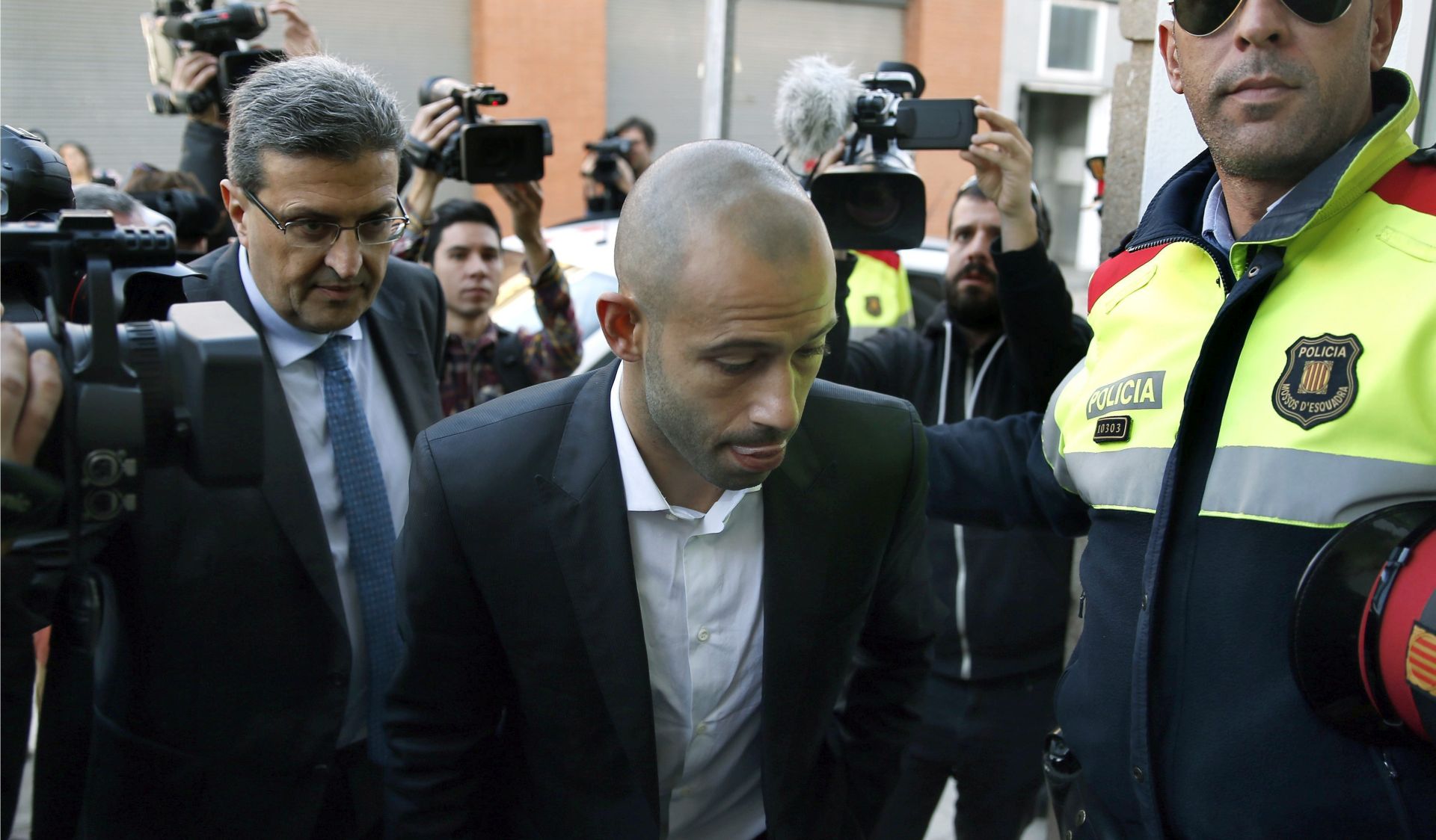 PET MINUTA NA SUDU Javier Mascherano priznao krivnju za utaju poreza