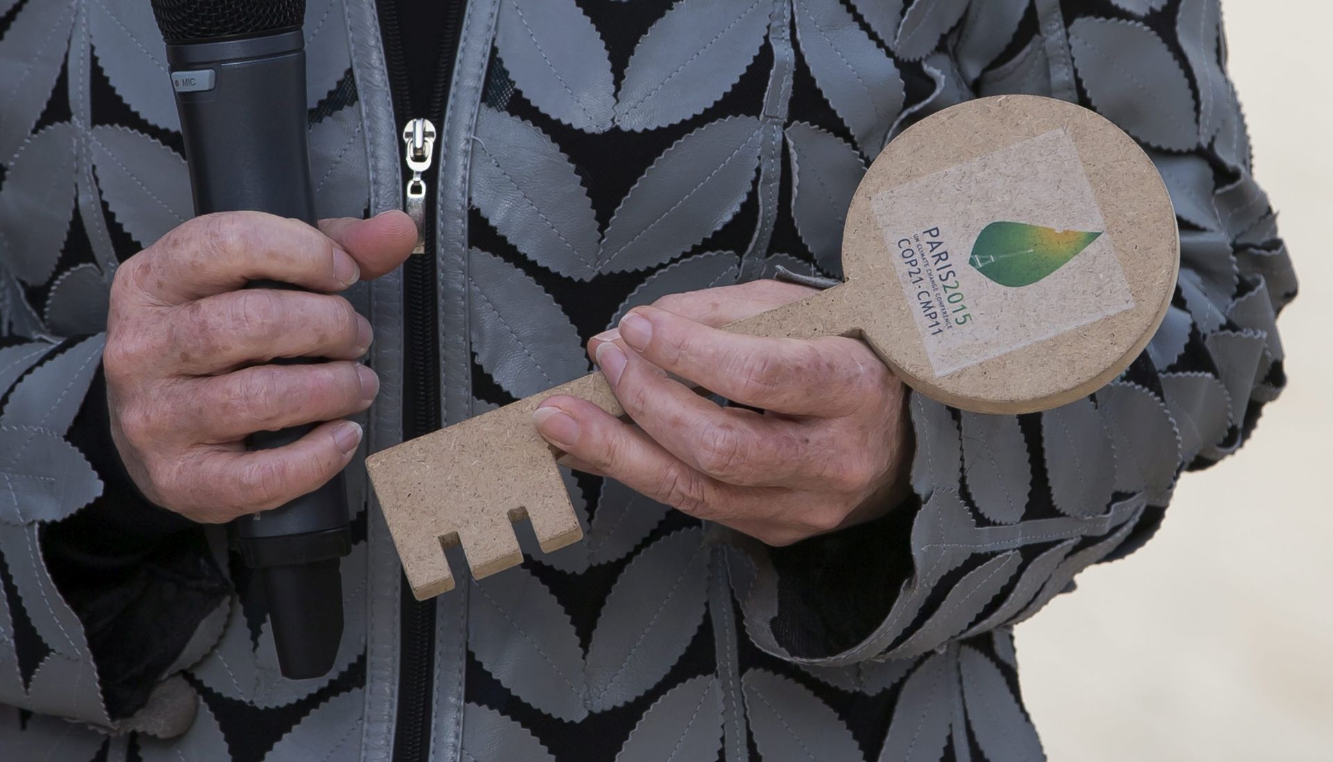 epa05045817 A closeup view of the symbolic key to the conference, handed by French Foreign Minister and acting President of COP21 Laurent Fabius to Executive Secretary of the UN Framework Convention on Climate Change (UNFCCC) Christiana Figueres during an official key hand-over ceremony, held at the COP21 World Climate Change Conference 2015 in Le Bourget, north of Paris, France, 28 November 2015.  The 21st Conference of the Parties (COP21) due to be held in Paris from 30 November to 11 December will proceed as planned, despite the terrorist attacks of 13 November. US President Barack Obama, German Chancellor Angela Merkel as well as leaders from India, South Africa and China are among the leaders planning to come. The aim is to reach an international agreement to limit greenhouse gas emissions and curtail climate change.  EPA/IAN LANGSDON