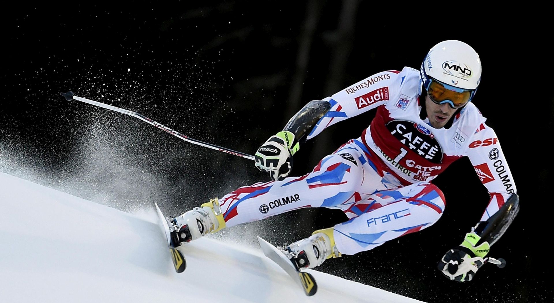 epa05076207 Victor Muffat-Jeandet of France in action during the first run of the men's Giant Slalom of the FIS Alpine Skiing World Cup in Alta Badia, Italy, 20 December 2015.  EPA/CLAUDIO ONORATI