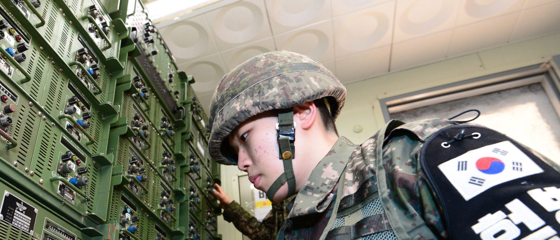 epa05092200 South Korean soldiers adjust broadcasting equipment at a control room near the inter-Korean border, 08 January 2016, as Seoul resumes propaganda broadcasts directed at the North. The broadcasts began at noon as one of Seoul's retaliatory actions against North Korea's nuclear test two days ago, which Pyongyang claims was a successful test of a hydrogen bomb. The loudspeakers had been turned off after the 25 August 2015, agreement with the North on easing tensions between the two sides.  EPA/YNA POOL SOUTH KOREA OUT