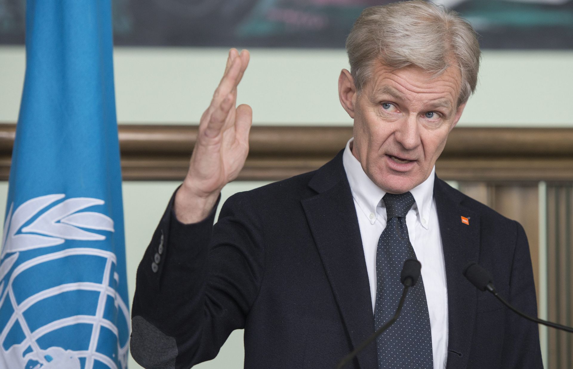 epa05180084 Jan Egeland, Senior Advisor to the United Nations Special Envoy for Syria, speaks after the update on Task Force for Humanitarian Access in Syria, at the European headquarters of the United Nations, in Geneva, Switzerland, on Thursday, 25 February 2016.  EPA/MARTIAL TREZZINI