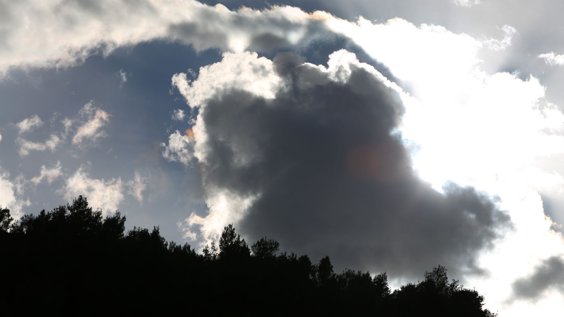 14.01.2016., Marina -  Bijeli oblaci na nebu.
Photo: Miranda Cikotic/PIXSELL