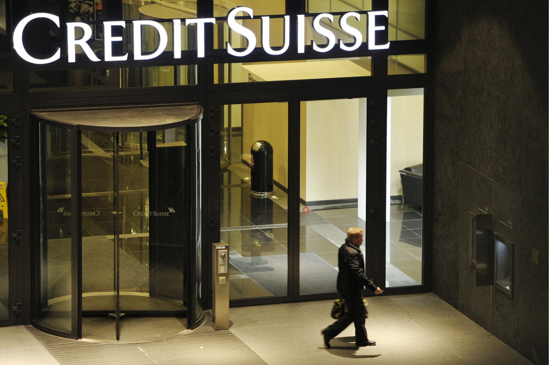 epa05226675 (FILE) A file photograph showing the logo at the entrance of the Swiss bank Credit Suisse in Zurich, Switzerland, 17 November 2011. Reports on 23 March 2016 state that Credit Suisse Group is stepping up cost cuts including eliminating 2,000 jobs at its Global Markets business to better weather challenging market conditions.  EPA/STEFFEN SCHMIDT