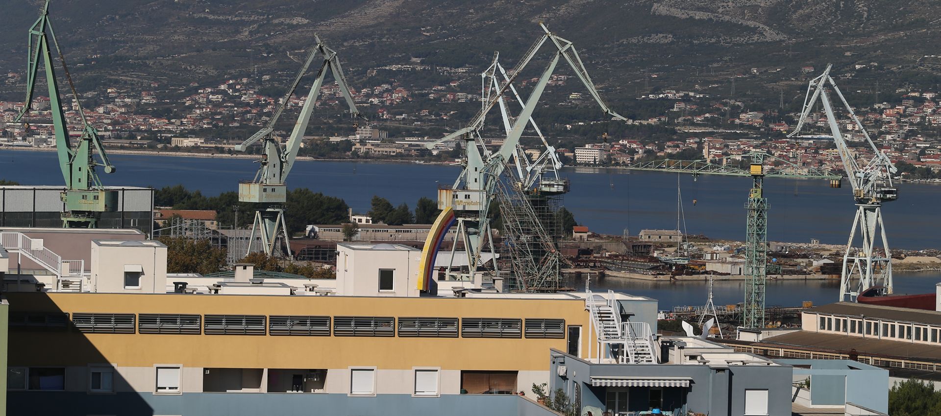 02.11.2015.,Split-panoramski pogled na dizalice u Brodsplitu.
Photo: Ivo Cagalj/PIXSELL