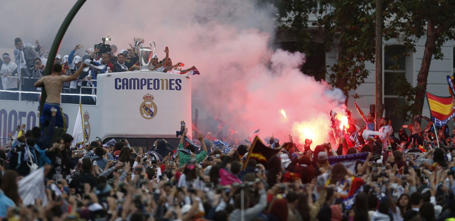 NASLOV PRVAKA EUROPE: Deseci tisuća navijača Reala slavili u centru Madrida