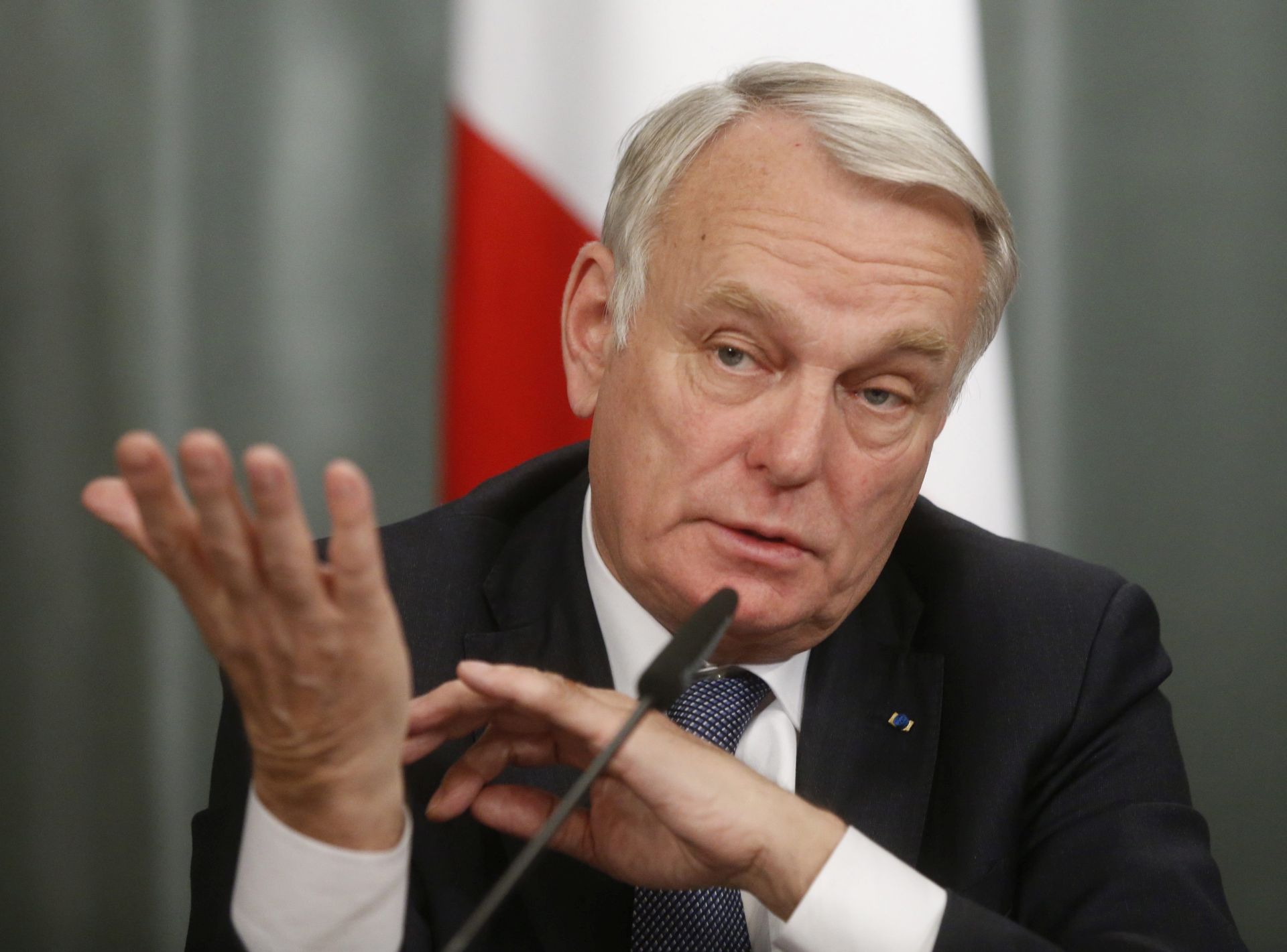 epa05267563 French Foreign Minister Jean-Marc Ayrault speaks during a press conference after his talks with Russian Foreign Minister Sergei Lavrov (not pictured) at Russian Foreign Ministry guest house in Moscow, Russia, 19 April 2016.  EPA/SERGEI CHIRIKOV
