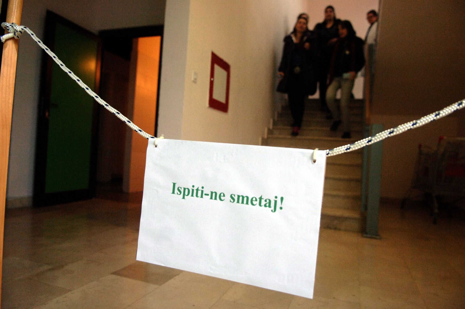 19.02.2010.,Split - Drzavna matura u Trecoj matematickoj gimnaziji. 
Photo: Leonard Nincevic/PIXSELL