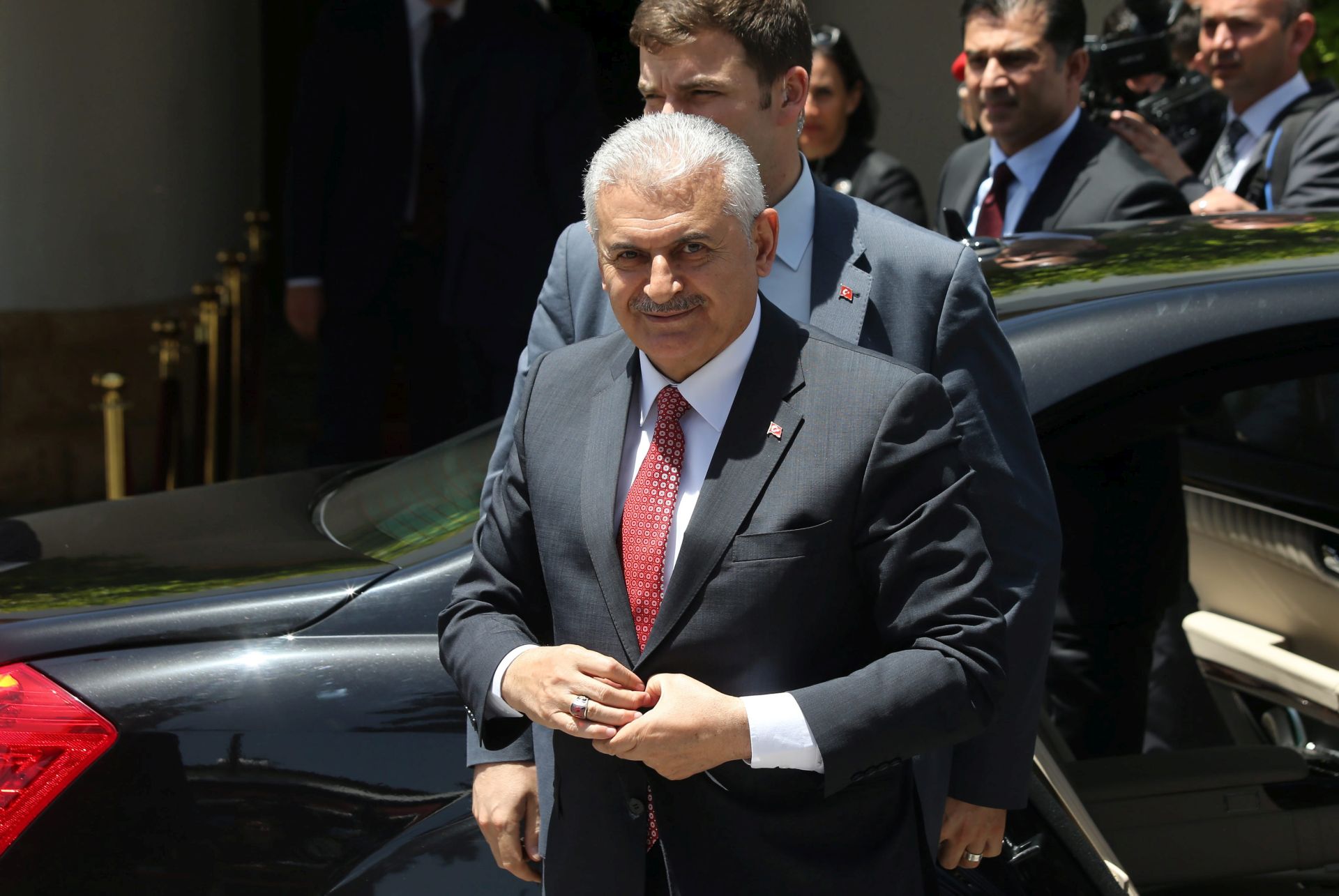 epa05339881 New Turkish Prime Minister Binali Yildirim arrives for talks with Turkish-Cypriot leader Mustafa Akinci (Not Pictured) in the Turkish occupied area of Nicosia, Cyprus, 01 June 2016. Binali Yildirim is in Cyprus for his first official trip.  EPA/KATIA CHRISTODOULOU