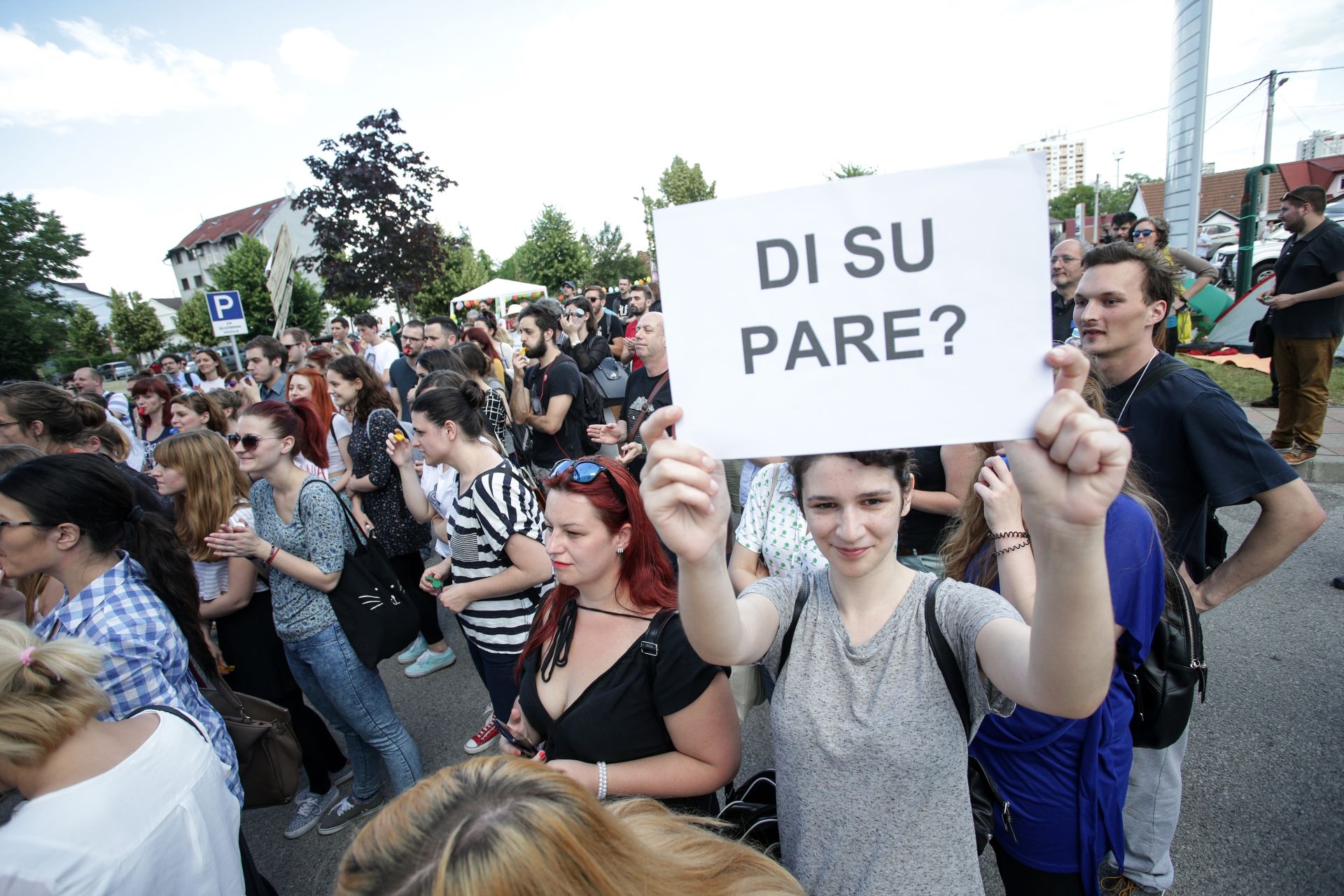 03.06.2016., Zagreb - Studenti su se okupili ispred Ministarstva znanosti, obrazovanja i sporta zbog neisplate drzavnih stipendija.   Photo: Petar Glebov/PIXSELL