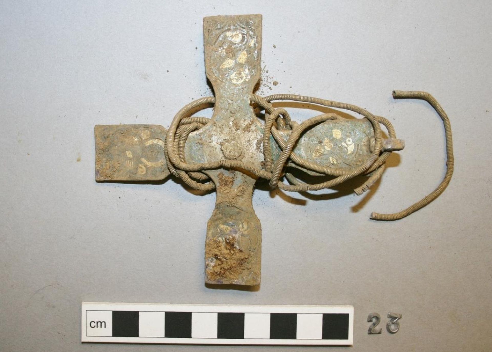 DANSKA Troje amaterskih arheologa pronašlo zlatno vikinško blago