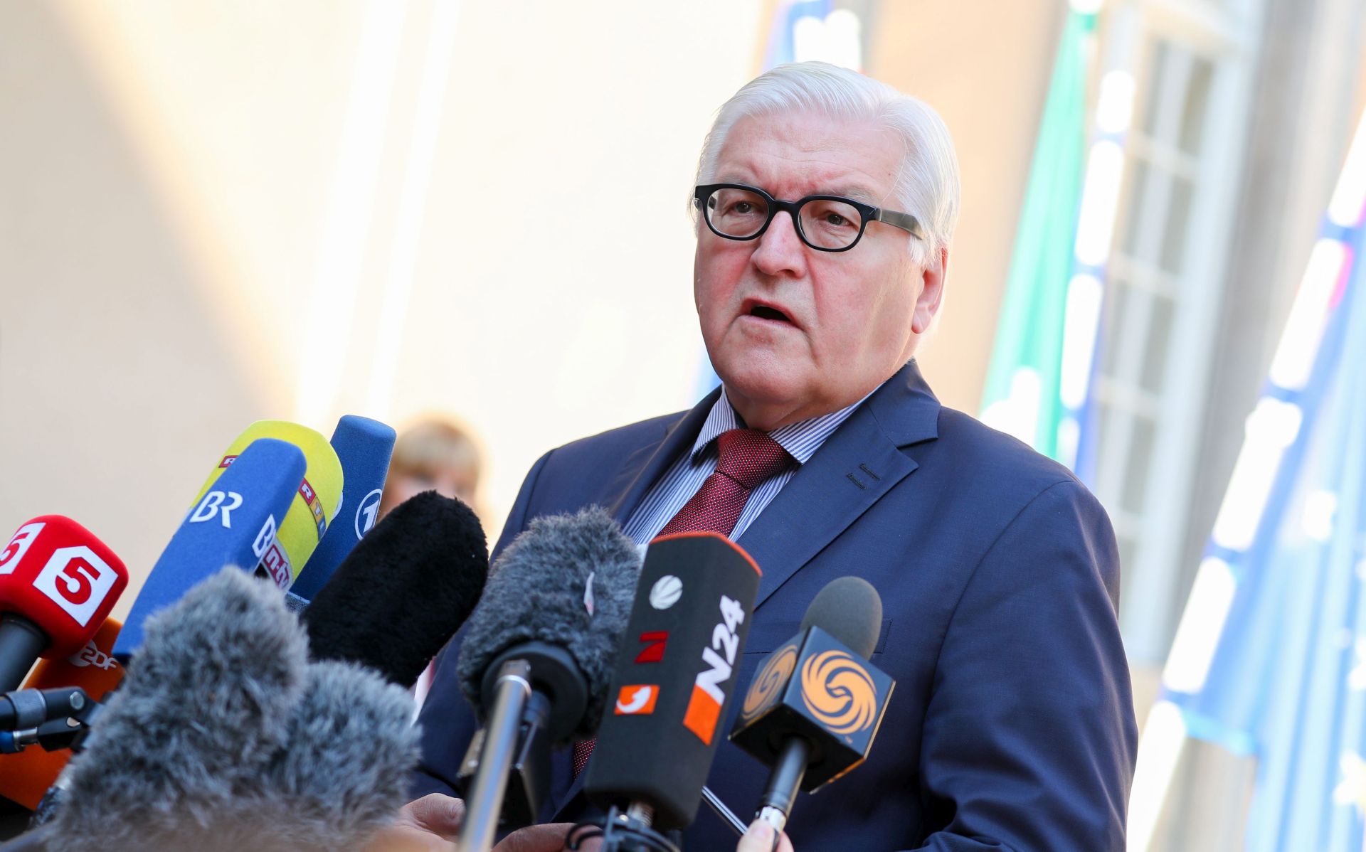 epa05388962 German Foreign Minister Frank-Walter Steinmeier speaks to the press at the Villa Borsig in Berlin, Germany, 25 June 2016. The Foreign Ministers of the six founding members of the EU (Belgium, France, Germany, Italy, Luxembourg and the Netherlands) met one day after the outcome of the referendum on the British EU membership. A slim majority of 51.9 percent voted in favor of leaving the European Union.  EPA/KAY NIETFELD