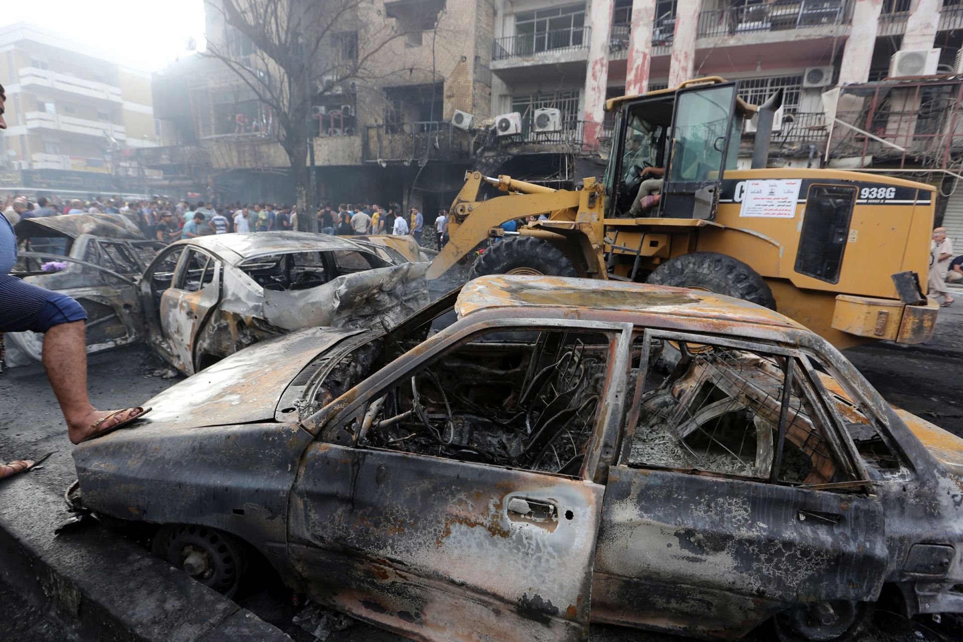 IS PREUZELA ODGOVORNOST: U samoubilačkom napadu na Bagdad 75 mrtvih