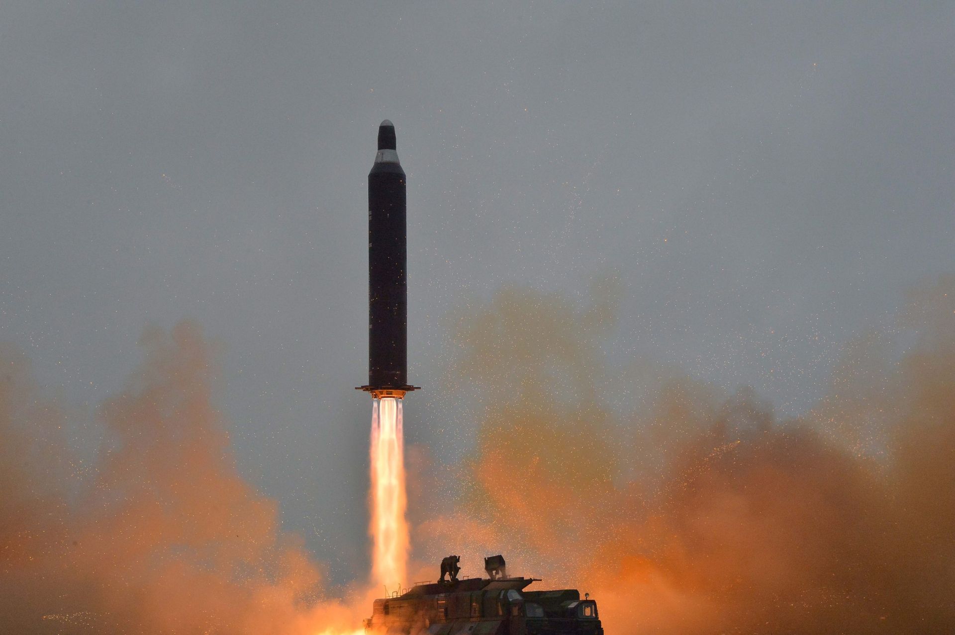 OPASNI POKUSI: Sjeverna Koreja testirala raketni motor za postavljanje satelita u orbitu