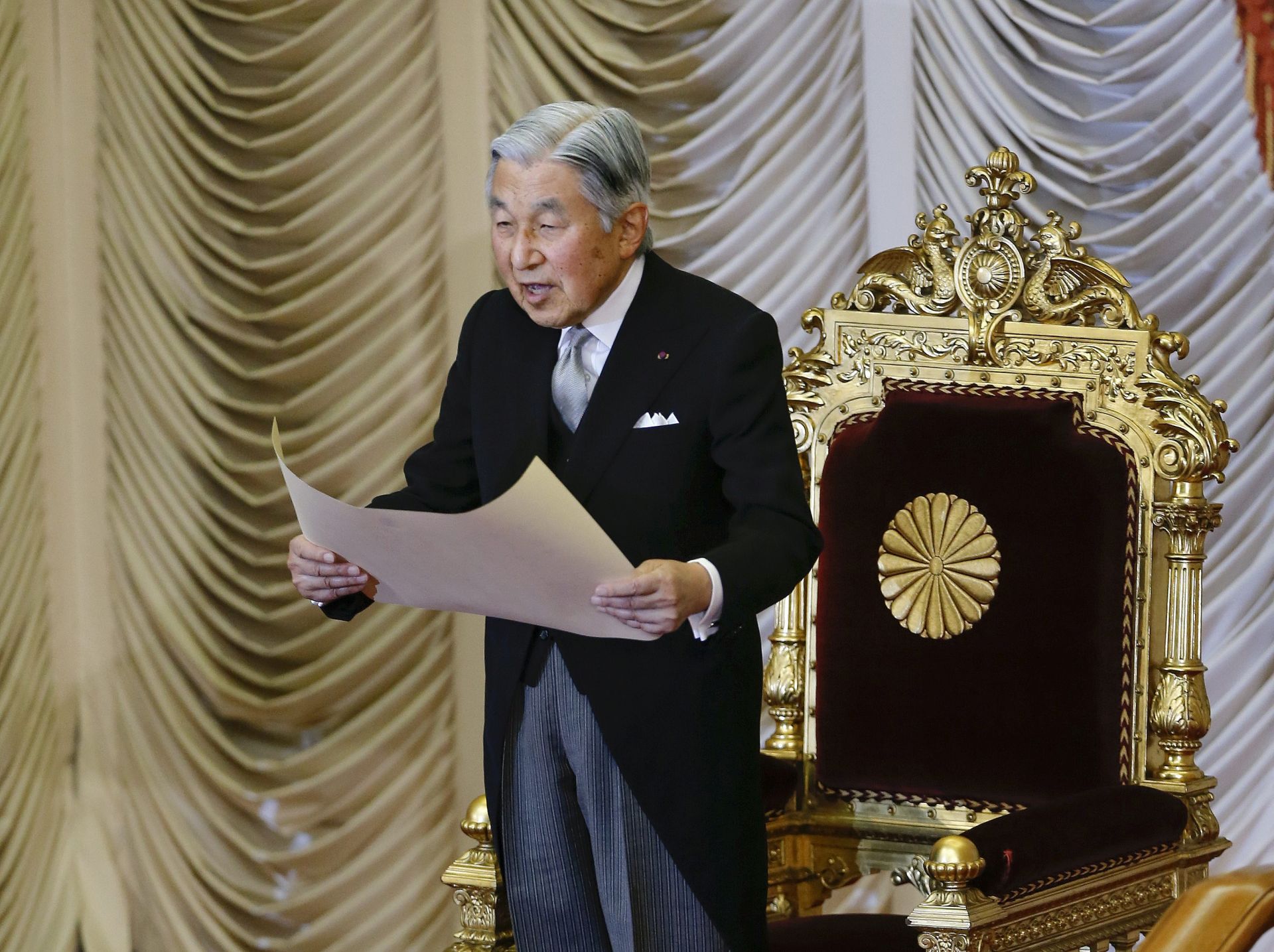 epa05461232 (FILE) A file photo of Japan's Emperor Akihito as he delivers a speech during the opening ceremony of a Diet session in Tokyo, Japan, 01 August 2016. The 82-year-old monarch will address the nation per video message on 08 August 2016. He is expected to pronounce his own intentions following public speculations about the emperor's wish to abdicate in the near future. Emperor Akihito has been on the Japanese throne for 27 years by now.  EPA/KIMIMASA MAYAMA