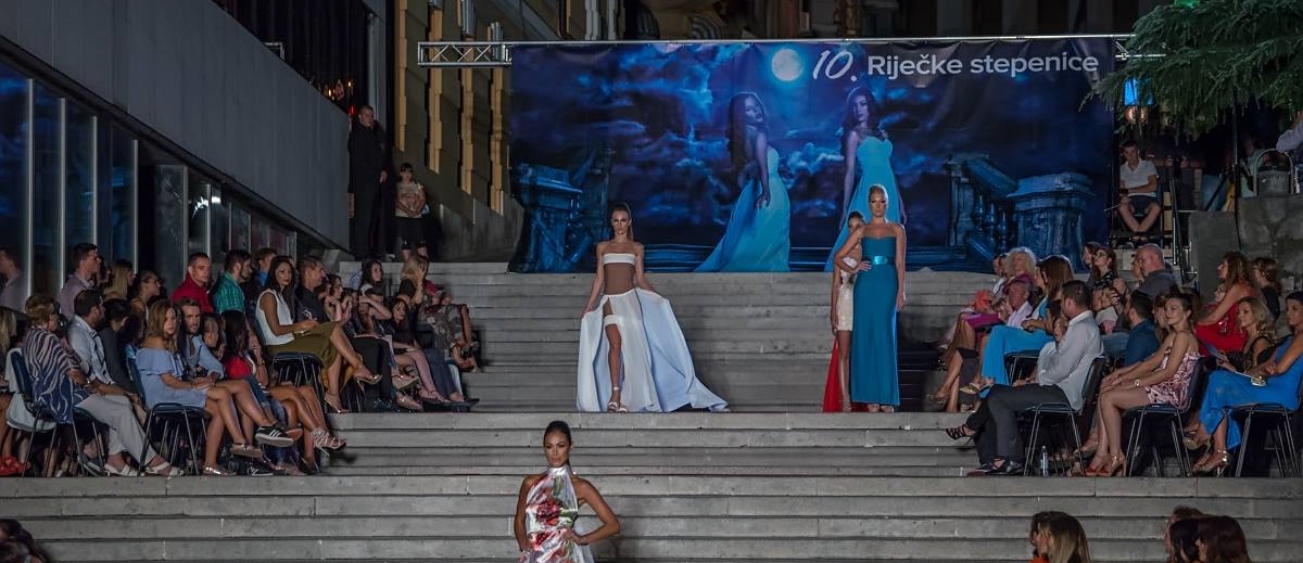 FOTO: Modna manifestacija ‘Riječke stepenice’ oduševila mnogobrojnu publiku