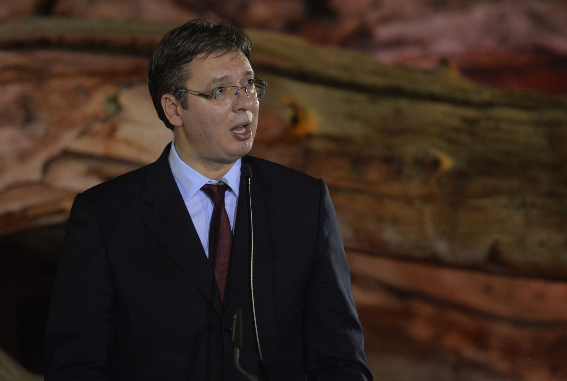 Vučić spreman povući se ako na predsjedničkim izborima ne pobijedi kandidat SNS-a