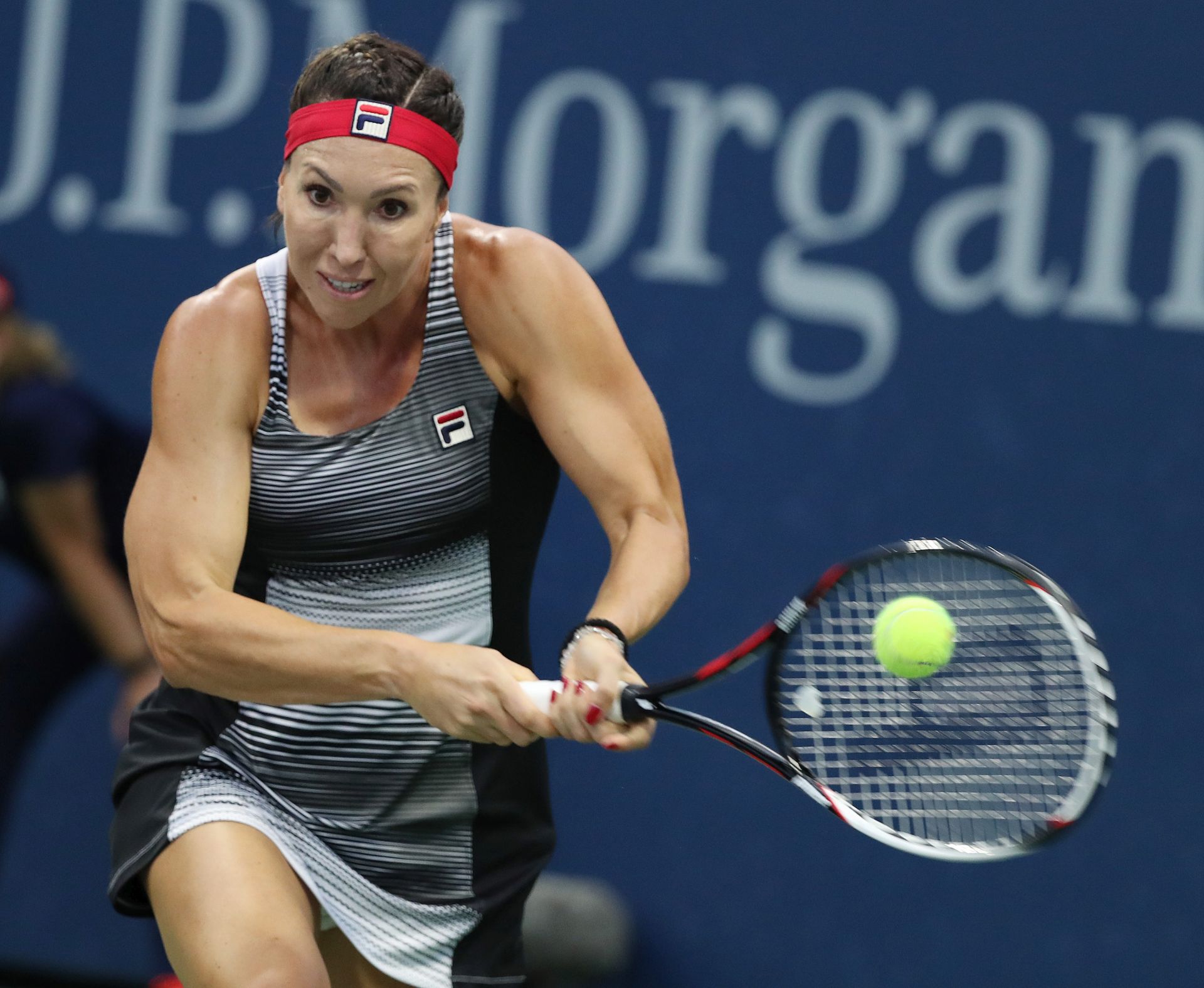 epa05519332 Jelena Jankovic of Serbia hits a return to Carla Suarez Navarro of Spain on the fourth day of the US Open Tennis Championships at the USTA National Tennis Center in Flushing Meadows, New York, USA, 01 September 2016.  The US Open runs through September 11.  EPA/JUSTIN LANE