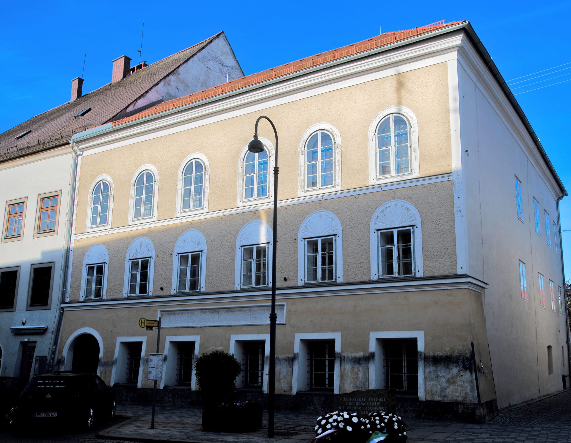epa05589079 (FILE) A file picture dated 30 April 2016 showing the house in which late German dictator Adolf Hitler was born, Braunau am Inn, Austria. Media reports on 17 October 2016 state Austrian authorities confirm the building may be demolished to avoid it becoming a neo-nazi commemoration site. The move follows a July 2016 approval of legislation by Austrian government to take over the building from its current owner, after efforts failed to find an amicable solution with the owner on how to best use the house.  EPA/CHRISTIAN BRUNA