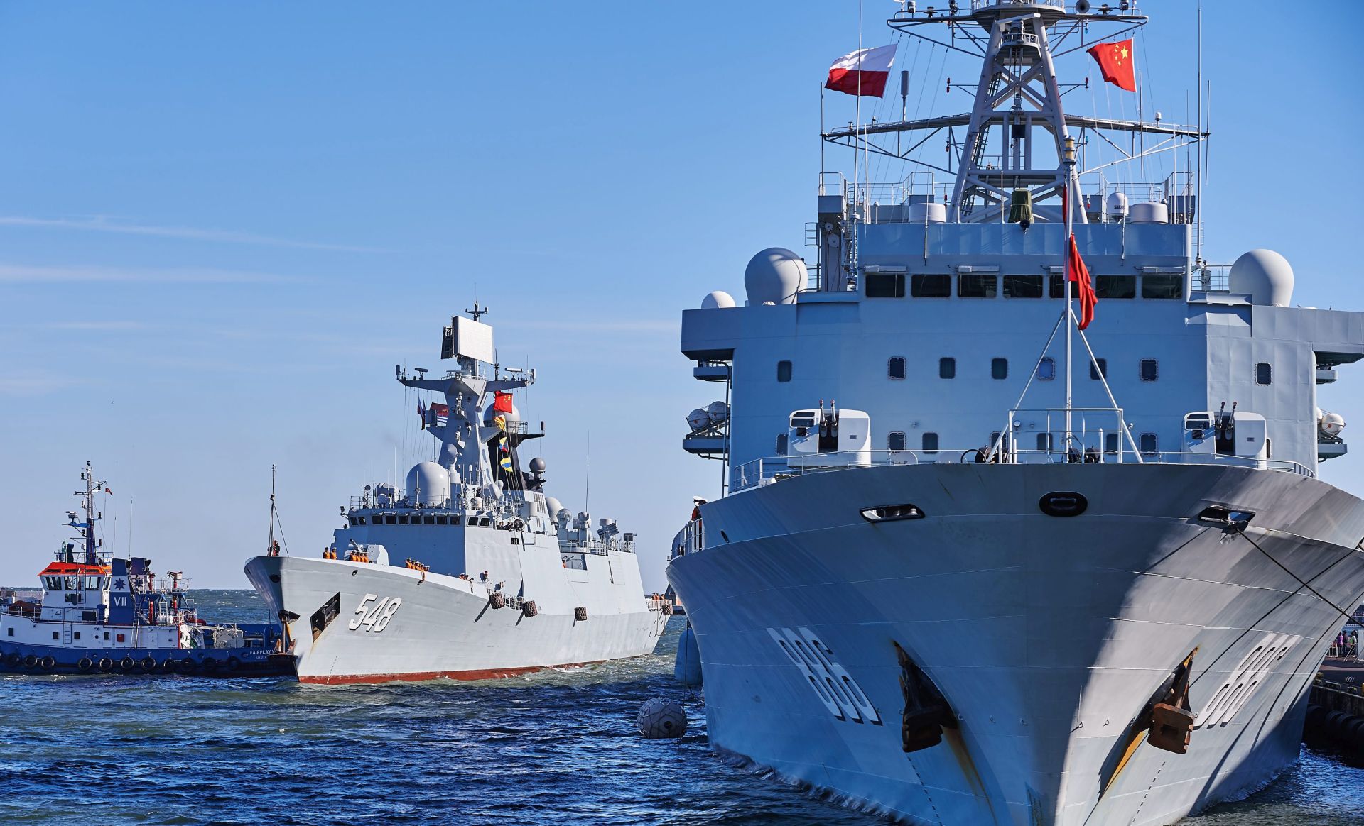 epa04967162 Chinese Navy replenishment ship 'Qiandaohu' (R) and multi-role frigate 'Yiyang' (L) are seen as they enter the port of Gdynia in Gdynia, Poland, 07 October 2015. Three Chinese naval vessels, a destroyer 'Jinan', a multi-role frigate 'Yiyang' and replenishment ship 'Qiandaohu', came to Gdynia for the Chinese Navy's first-ever visit to Poland. The ships are part of a task force which recently completed an anti-piracy mission in the Gulf of Aden. The ships are currently on a five-month tour of seaports worldwide and have already visited Sudan, Egypt, Denmark, Finland and Sweden. The visit to Poland is aimed at developing friendly relations and exchange between China and Poland.  EPA/ADAM WARZAWA POLAND OUT