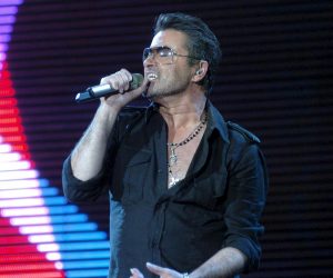 epa05688376 (FILE) - A file picture dated 23 May 2007 shows British singer George Michael performing during his concert in Puskas Ferenc Stadium in Budapest, Hungary. According to reports on late 25 December 2016, British popstar George Michael has died peacefully at home at the age of 53, his publicist has announced.  EPA/PETER KOLLANYI HUNGARY OUT