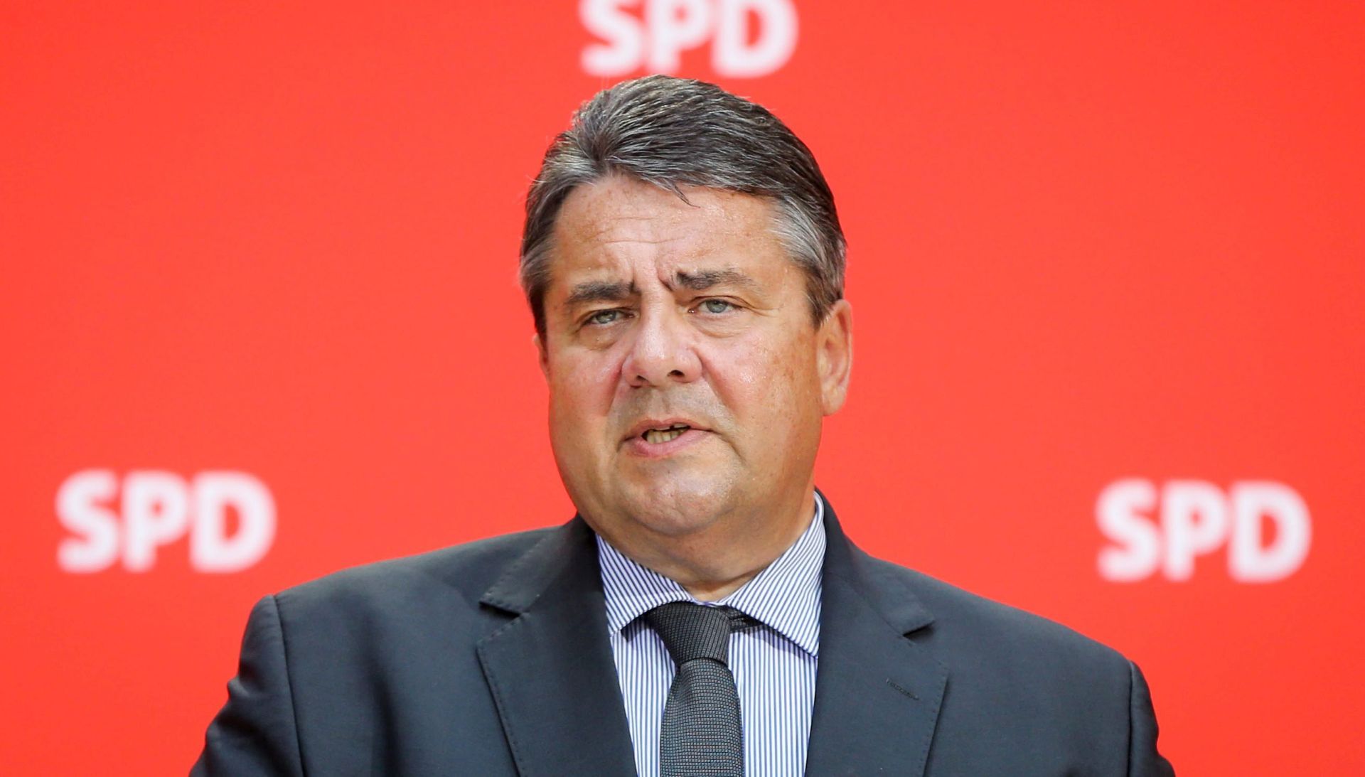 epa05747040 (FILE) - The file picture dated 06 June 2016 shows Sigmar Gabriel, German Economy Minister and leader of Germany's Social Democratic Party (SPD), delivering a speech in Berlin, Germany. According to media reports on 24 January 2017, Martin Schulz has been suggested to run as the Social Democrats candidate for German chancellor instead of the Leader of the Social Democratic Party of Germany (SPD) and Vice Chancellor Sigmar Gabriel. Schulz is meant to challenge conservative Chancellor Angela Merkel in the September 2017 election.  EPA/ KAY NIETFELD  GERMANY OUT