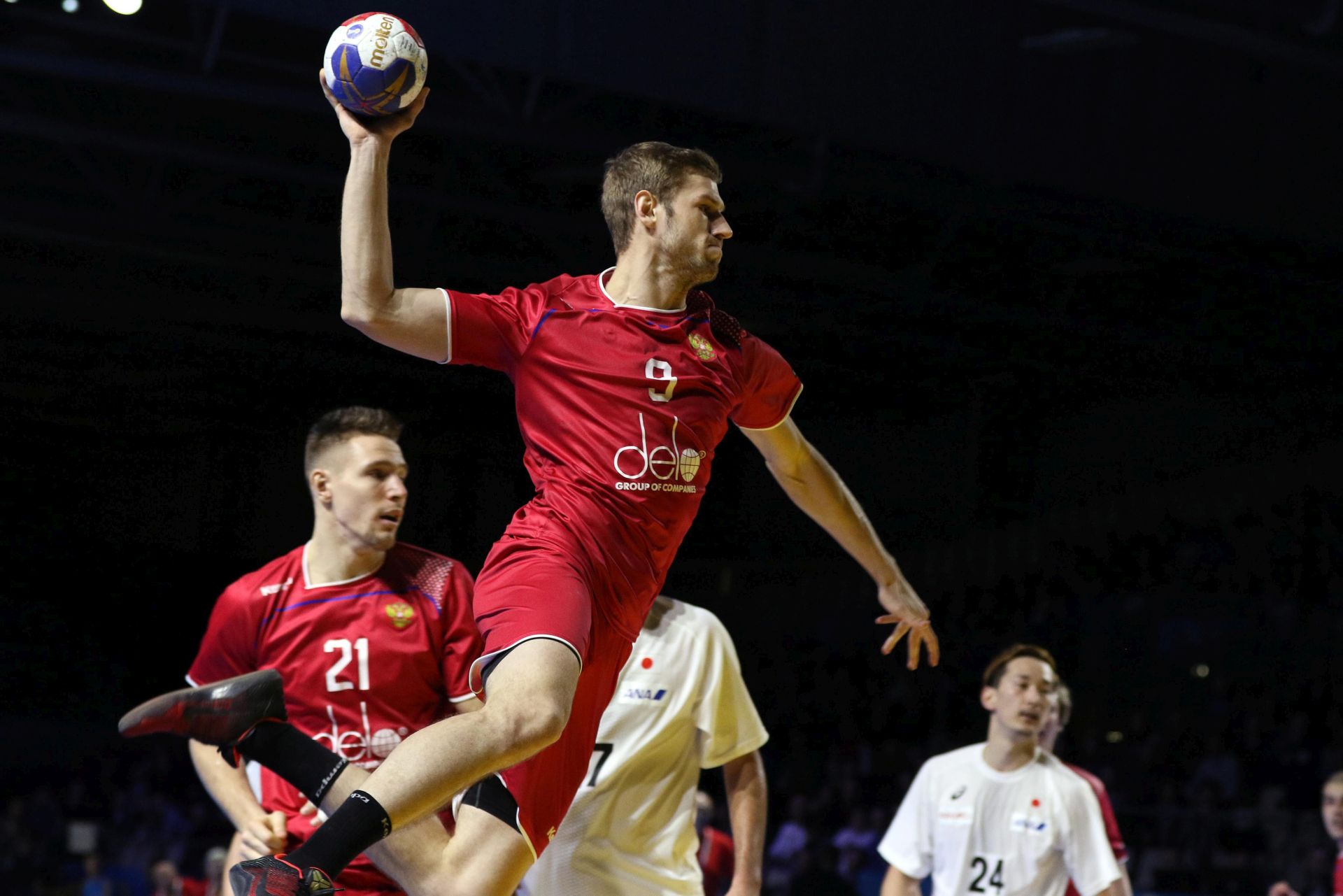 epa05713538 Russian player Alexander Shkurinskiy during the preliminary round match between Russia and Japan at the IHF Men's Handball World Championship, Nantes, France, 12 January 2017.  EPA/EDDY LEMAISTRE