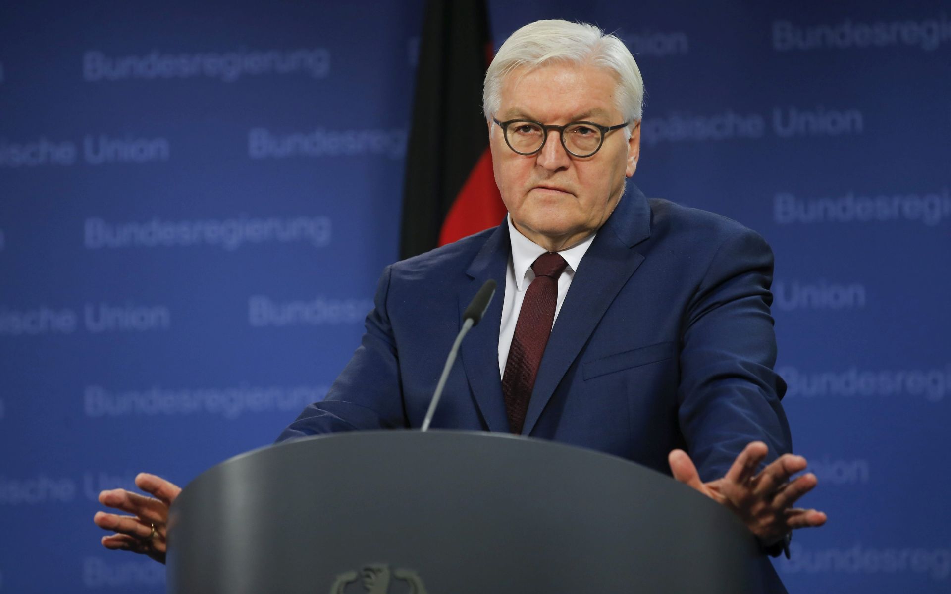 epa05672583 German Foreign Minister Frank-Walter Steinmeier gives a press briefing during an EU foreign affairs council in Brussels, Belgium, 12 December 2016.  EPA/OLIVIER HOSLET