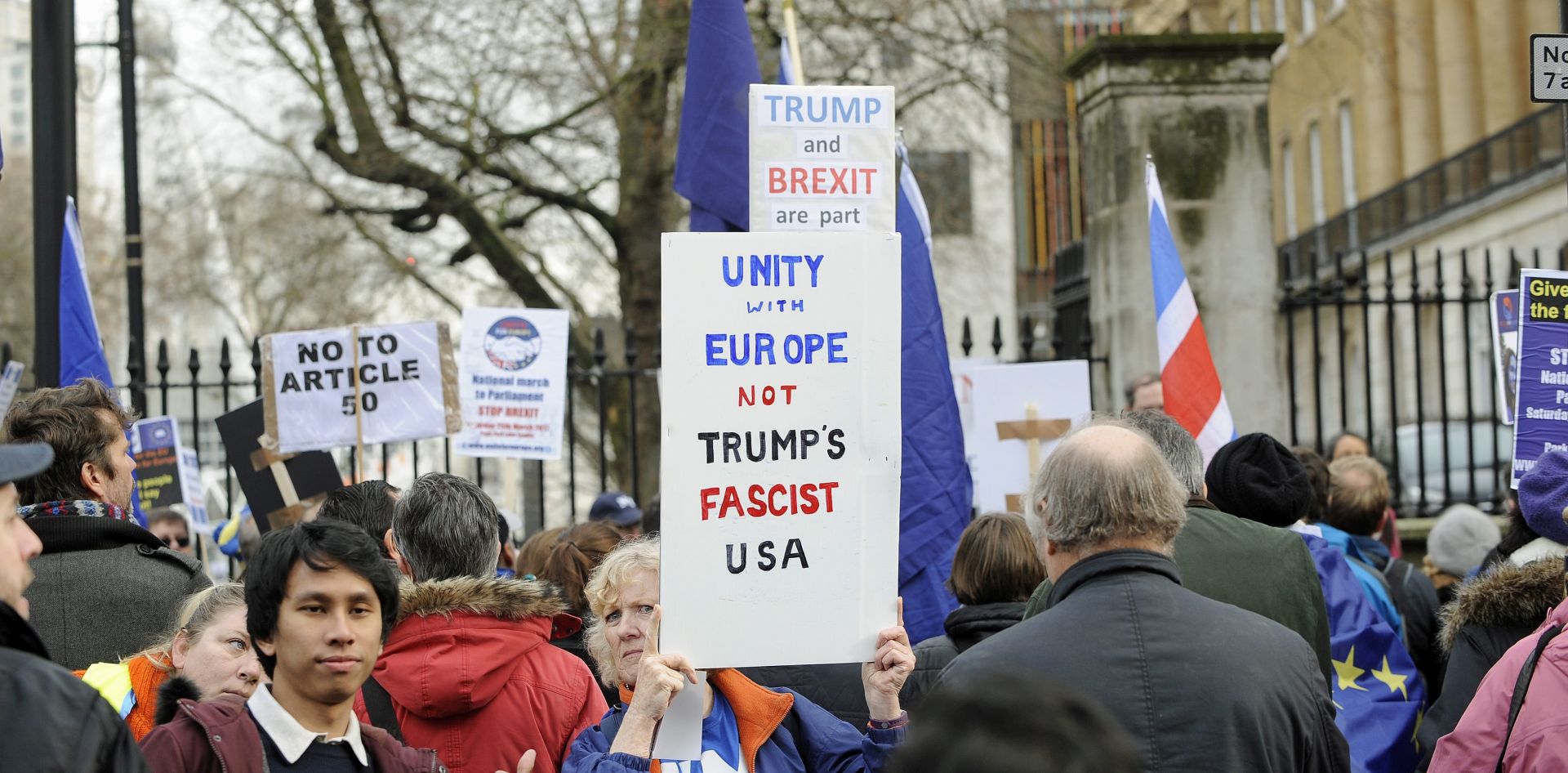 epa05770408 People take part in a pro-Europe demonstration outside No 10 Downing Street, in London, Britain, 04 February 2017. An anti-Trump march is scheduled to leave the US embassy to Downing Street later in the day as well.  EPA/GERRY PENNY