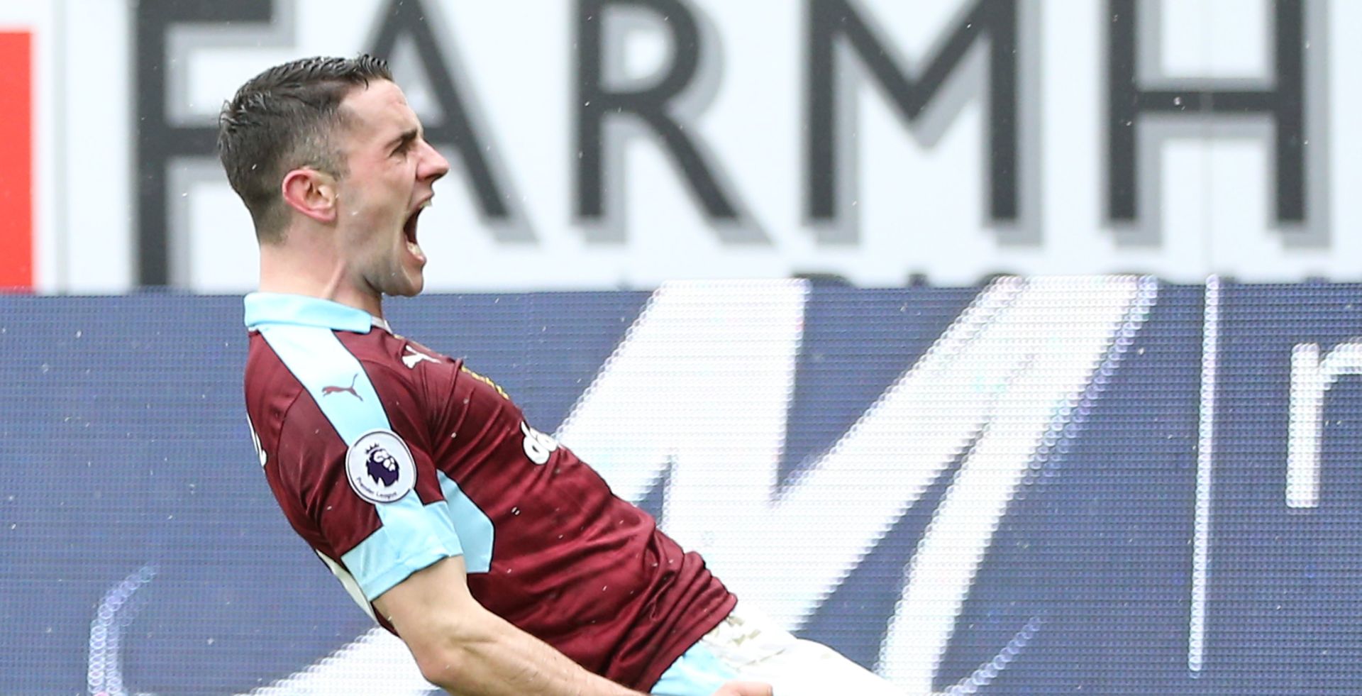 epa05787848 Burnley's Robbie Brady celebrates scoring during the English Premier League soccer match between Burnley and Chelsea at Turf Moor Stadium ,Burnley, Britain, 12 February 2017.  EPA/Nigel Roddis EDITORIAL USE ONLY. No use with unauthorized audio, video, data, fixture lists, club/league logos or 'live' services. Online in-match use limited to 75 images, no video emulation. No use in betting, games or single club/league/player publications