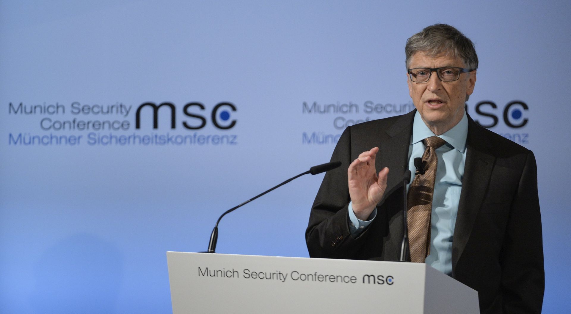 epa05801794 Microsoft founder Bill Gates speaks during the 53rd Munich Security Conference (MSC) in Munich, Germany, 18 February 2017. In their annual meeting, politicians and various experts and guests from around the world discuss issues surrounding global security from February 17 to 19.  EPA/PHILIPP GUELLAND