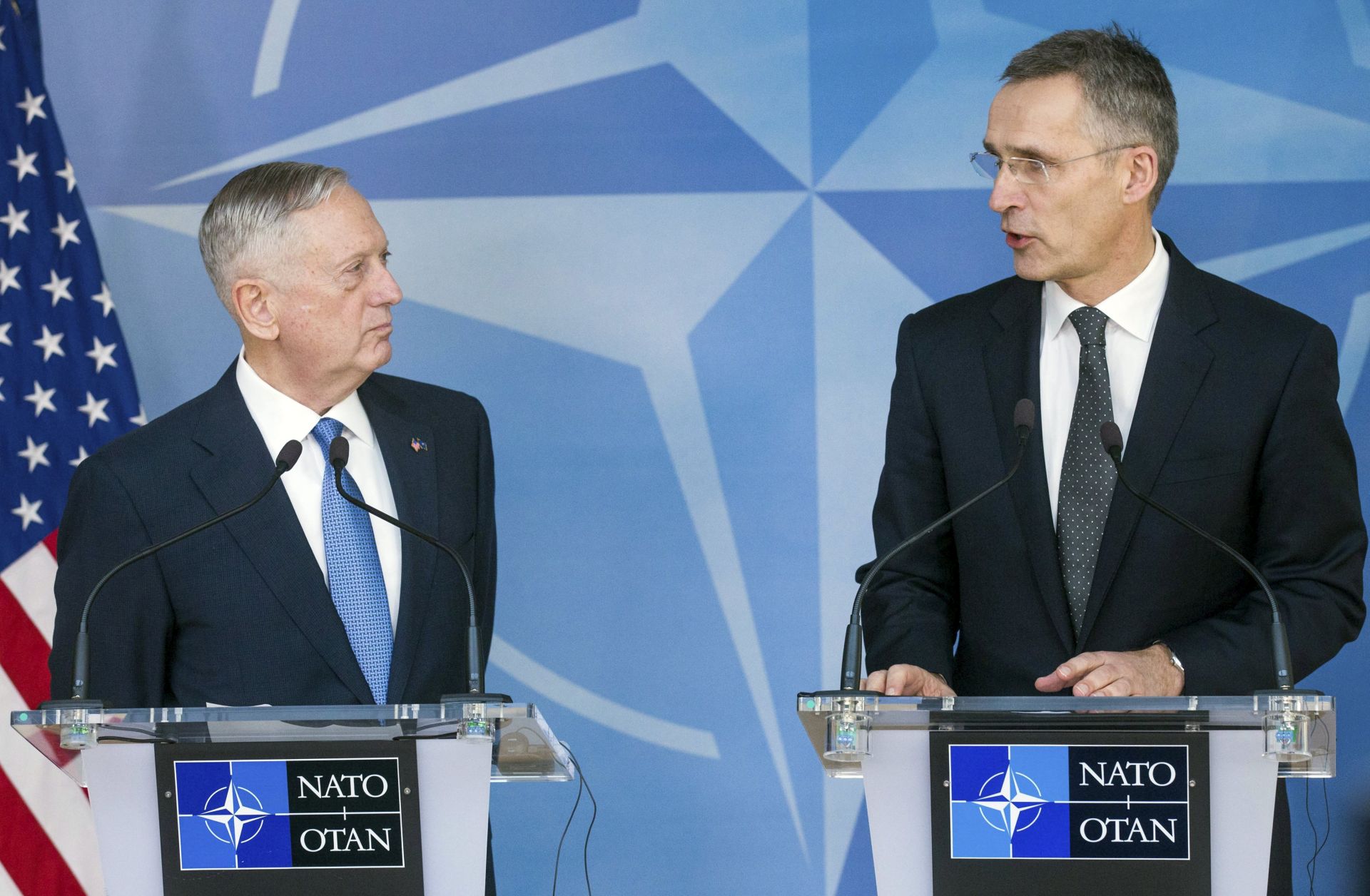 epa05794634 US Defence Secretary James Mattis (L) and NATO Secretary General Jens Stoltenberg (R) give a press conference during the NATO Defense Ministers Council at the alliance's headquarters in Brussels, Belgium, 15 February 2017. NATO defense ministers gathered a two-days meeting.  EPA/STEPHANIE LECOCQ