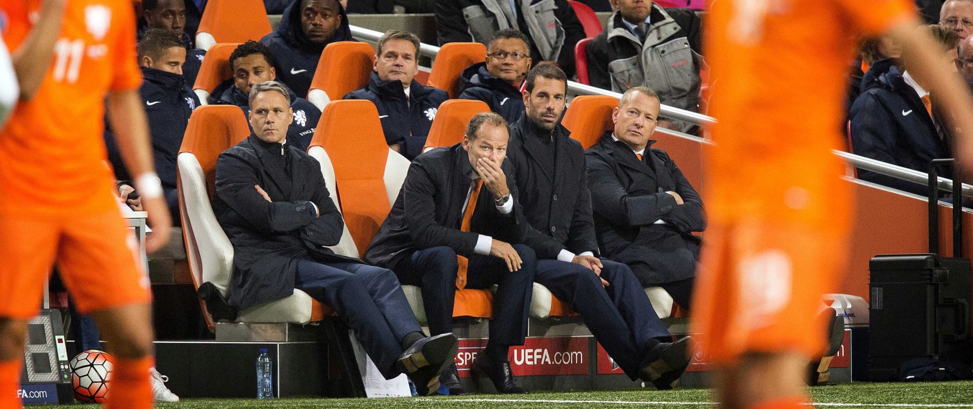 epa04976589 Coach Danny Blind (C) of the Dutch national team sits on the bench with his assistants Marco van Basten (L) and Ruud van Nistelrooij (R) during the UEFA EURO 2016 qualifying soccer match between the Netherlands and the Czech Republic at Amsterdam ArenA, in Amsterdam, the Netherlands, 13 October 2015.  EPA/KOEN VAN WEEL