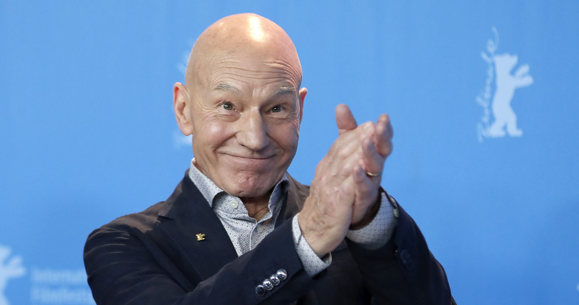 epa05800171 British actor Patrick Stewart poses during the photocall of 'Logan' during the 67th annual Berlin Film Festival, in Berlin, Germany, 17 February 2017. The movie is presented in the Official Competition at the Berlinale that runs from 09 to 19 February.  EPA/IAN LANGSDON