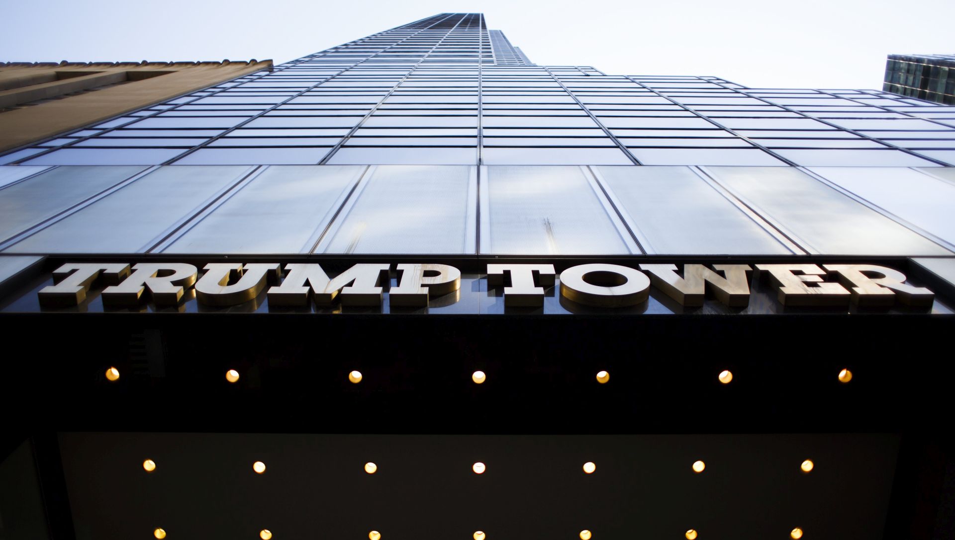 epa05854722 (FILE) - A view of Trump Tower, where US President Donald J. Trump has a home and the main office of his company, in New York, New York, USA, 06 March 2017 (reissued 17 March 2017). According to US media reports citing officials on 17 March 2017, a laptop belonging to a US Secret Service agent has been stolen from a car. The computer is said to contain floor plans of Trump Tower in New York among other information.  EPA/JUSTIN LANE