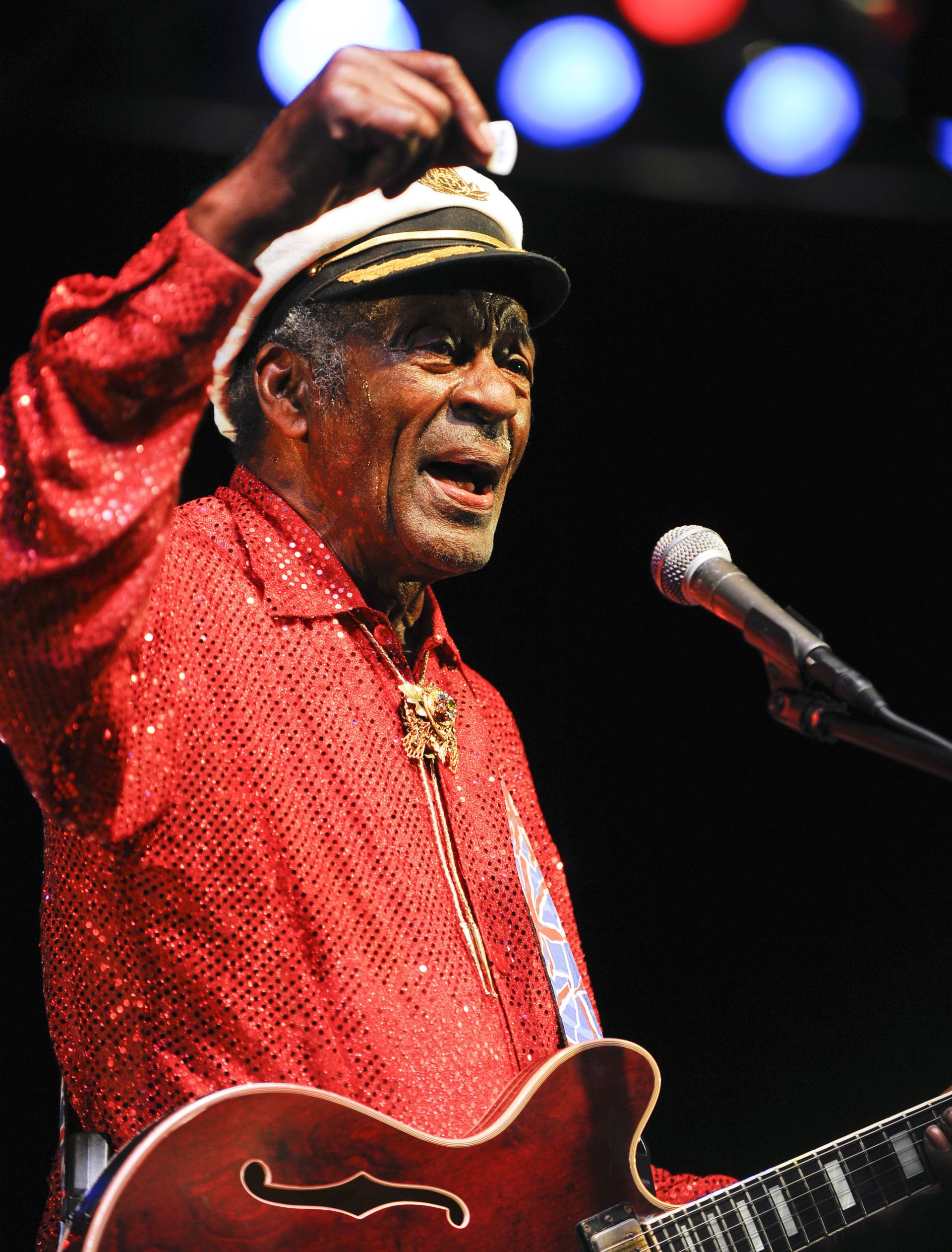 epa05857242 (FILE) A file picture dated 14 July 2009 shows US musician Chuck Berry performing at the Major League Baseball All Star Gala in St. Louis, Missouri, USA. According to a statement by the St. Charles County Police Department on 18 March 2017, Chuck Berry has died at the age of 90-years-old.  EPA/TANNEN MAURY