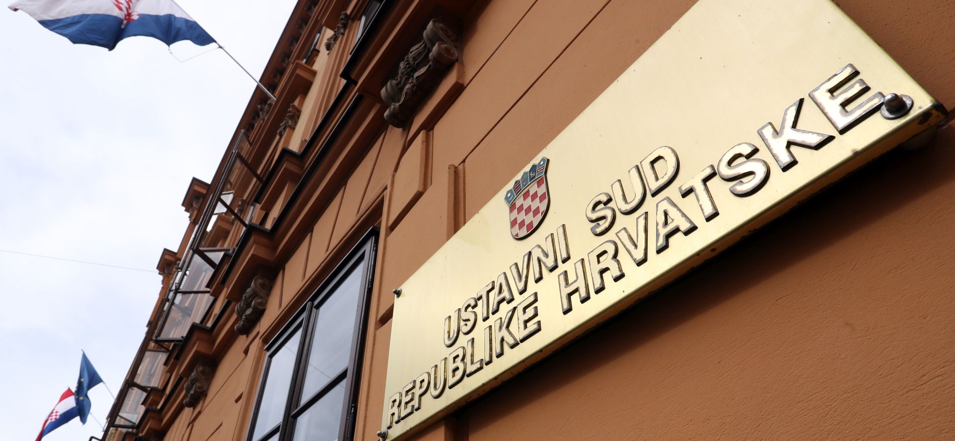 USTAVNI SUD Odbačeni prijedlozi za ocjenu ustavnosti zakona o švicarcu i o lokalnim izborima