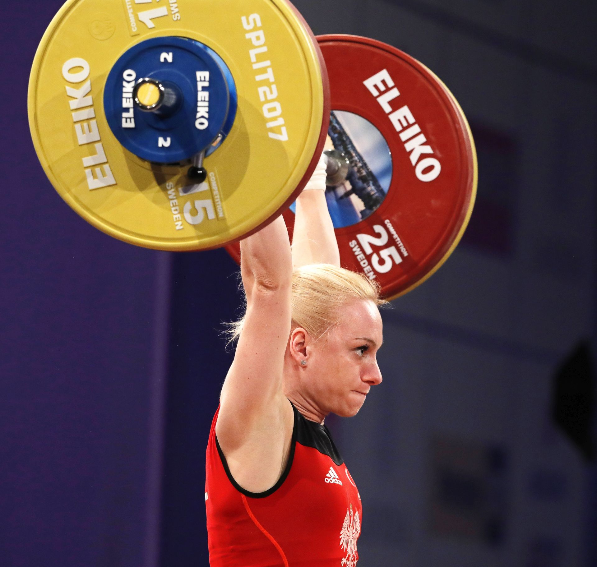 epa05886423 Joanna Lochowska of Poland makes an attempt during the women's 53kg category of the Weightlifting European Championships 2017 in Split, Croatia, 03 April 2017. Lochowska won the gold medal.  EPA/ANTONIO BAT