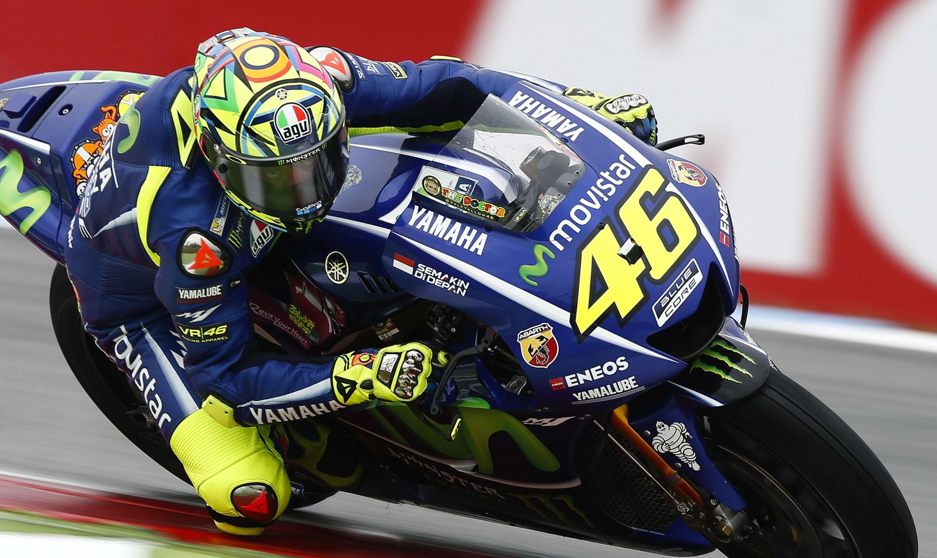epa06047136 Valentino Rossi of Italy of Yamaha in action during a training session for the Motorcycling Grand Prix of Assen at TT circuit in Assen, The Netherlands, 24 June 2017.  EPA/VINCENT JANNINK