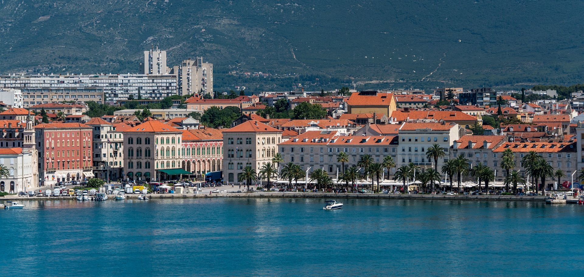 Splitska Zračna i Trajektna luka bilježe porast broja putnika