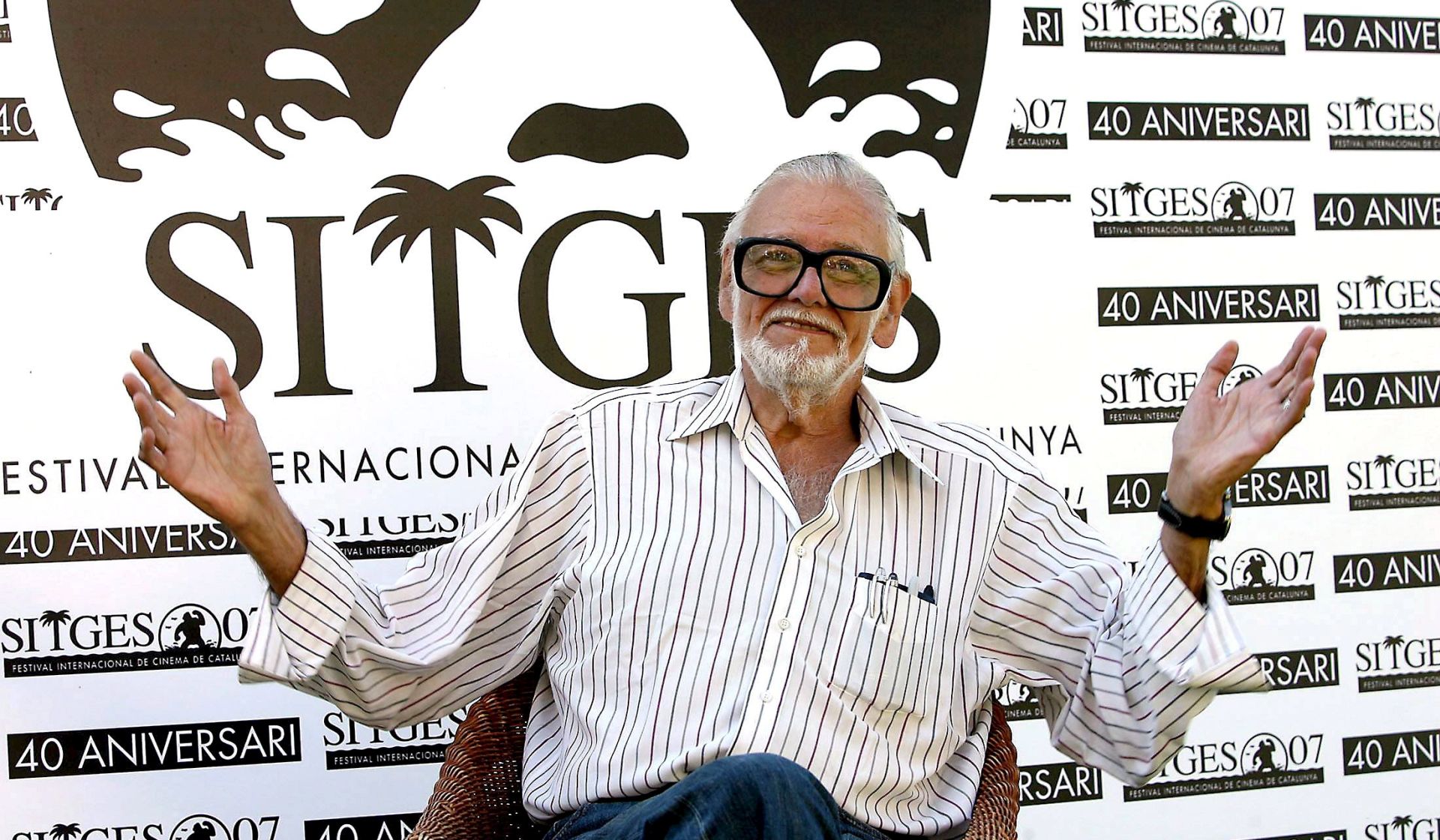 epa06092067 (FILE) - US film director George A. Romero poses for photographers as he presents his film 'Diary of the Dead' as part of 40th Sitges Film Festival in Sitges, Spain, 06 October 2007 (reissued 17 July 2017). Filmmaker George A. Romero, creator of 'Night of the Living Dead' has died at the age of 77 on 16 July 2017, media reported quoting his manager.  EPA/JAUME SELLART