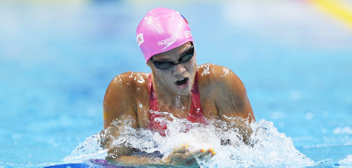 epa06112125 Yuliya Efimova of Russia competes in a women's 200m breaststroke heat during the swimming competitions of the World Aquatics Championships in the Duna Arena in Budapest, Hungary, 27 July 2017.  EPA/TIBOR ILLYES HUNGARY OUT