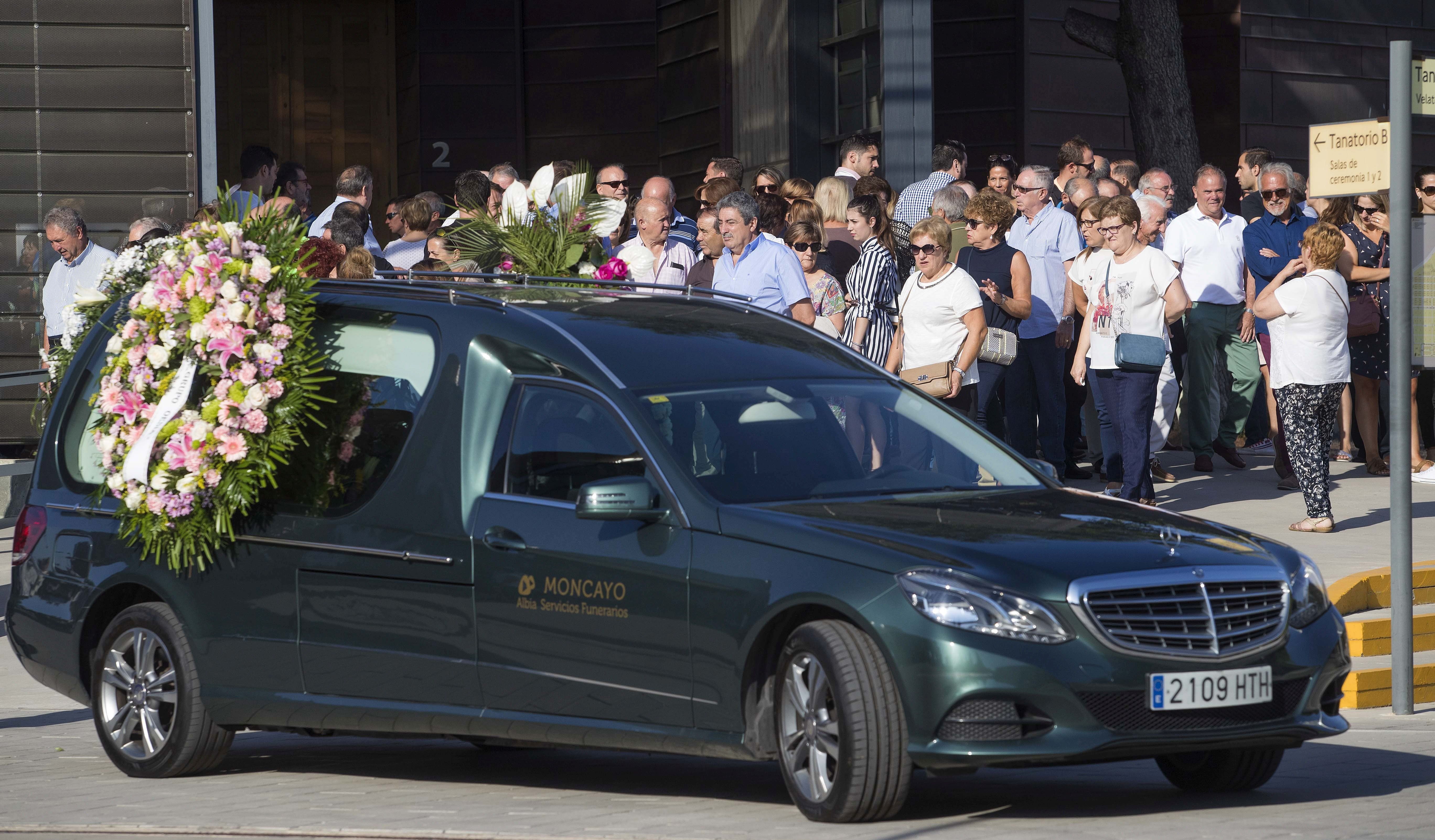 epa06155871 Relatives and friends of 65-year-old Ana Maria Suarez, 67, arrive to her funeral in Zaragoza, Spain, 22 August 2017. Ana Maria, one of the 15 victims of the terrorists attacks in Catalonia, died when she was run over by a vehicle driven by terrorists while she was walking along the promenade in Cambrils with her husband and sister who were also seriously injured. At least 15 people were killed and some 130 others injured after cars crashed into pedestrians on the La Rambla boulevard in Barcelona and on a promenade in the coastal city of Cambrils on 17 August. The so-called 'Islamic State' (IS) claimed responsibility for the attacks in Barcelona and Cambrils.  EPA/TONI GALAN