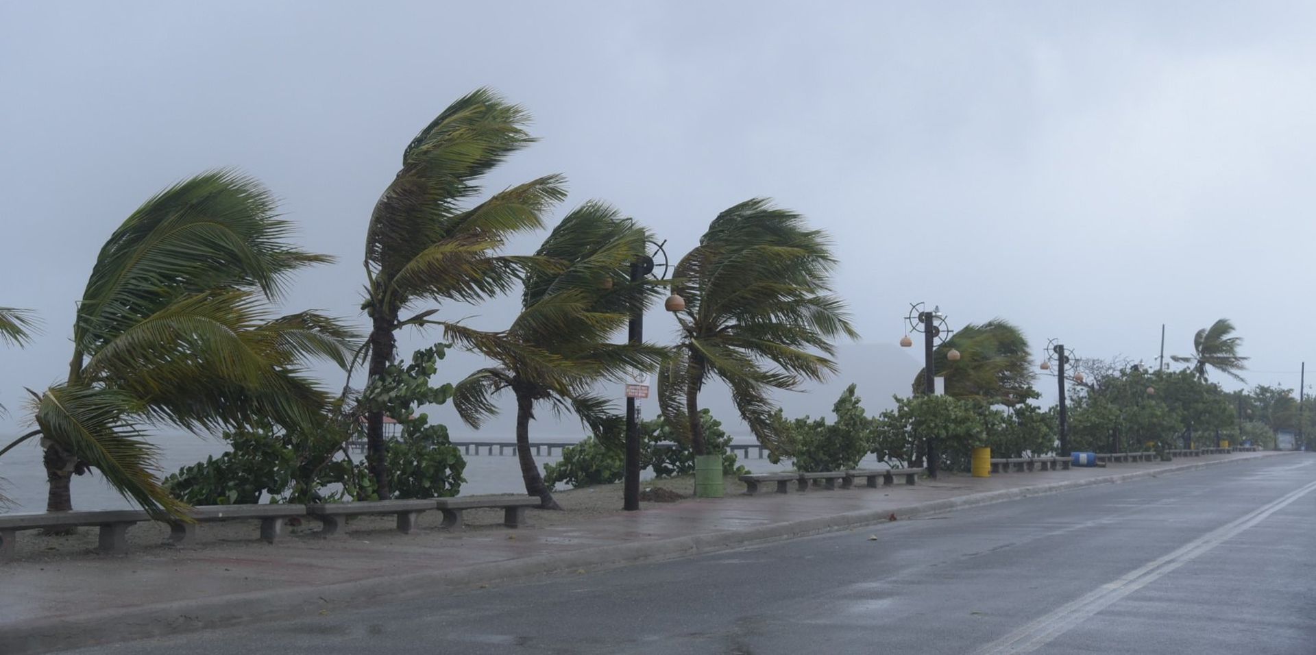 VIDEO: URAGAN IRMA “Oko uragana” stiglo na kontinentalnu Ameriku