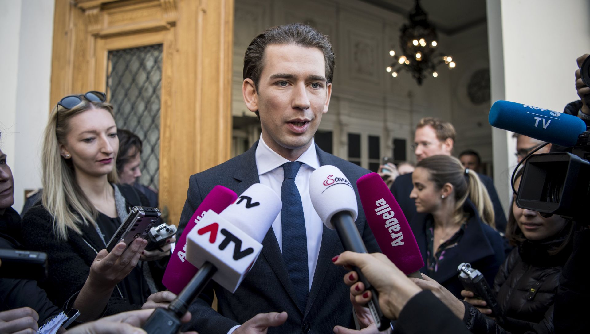epa06270573 Austrian Foreign Minister Sebastian Kurz, the leader and top candidate of the Austrian Peoples Party (OeVP) addresses the media following the formal resignation of the Austrian government after the Austrian Federal elections in Vienna, Austria, 17 October 2017.  According to preliminary official results, the Austrian Peoples Party (OeVP) won 31.5 percent, the Social Democratic Party (SPOe) 26.9 percent and the right-wing Austrian Freedom Party (FPOe) 26 percent of the vote in the Austrian Federal elections on 15 October 2017.  EPA/CHRISTIAN BRUNA